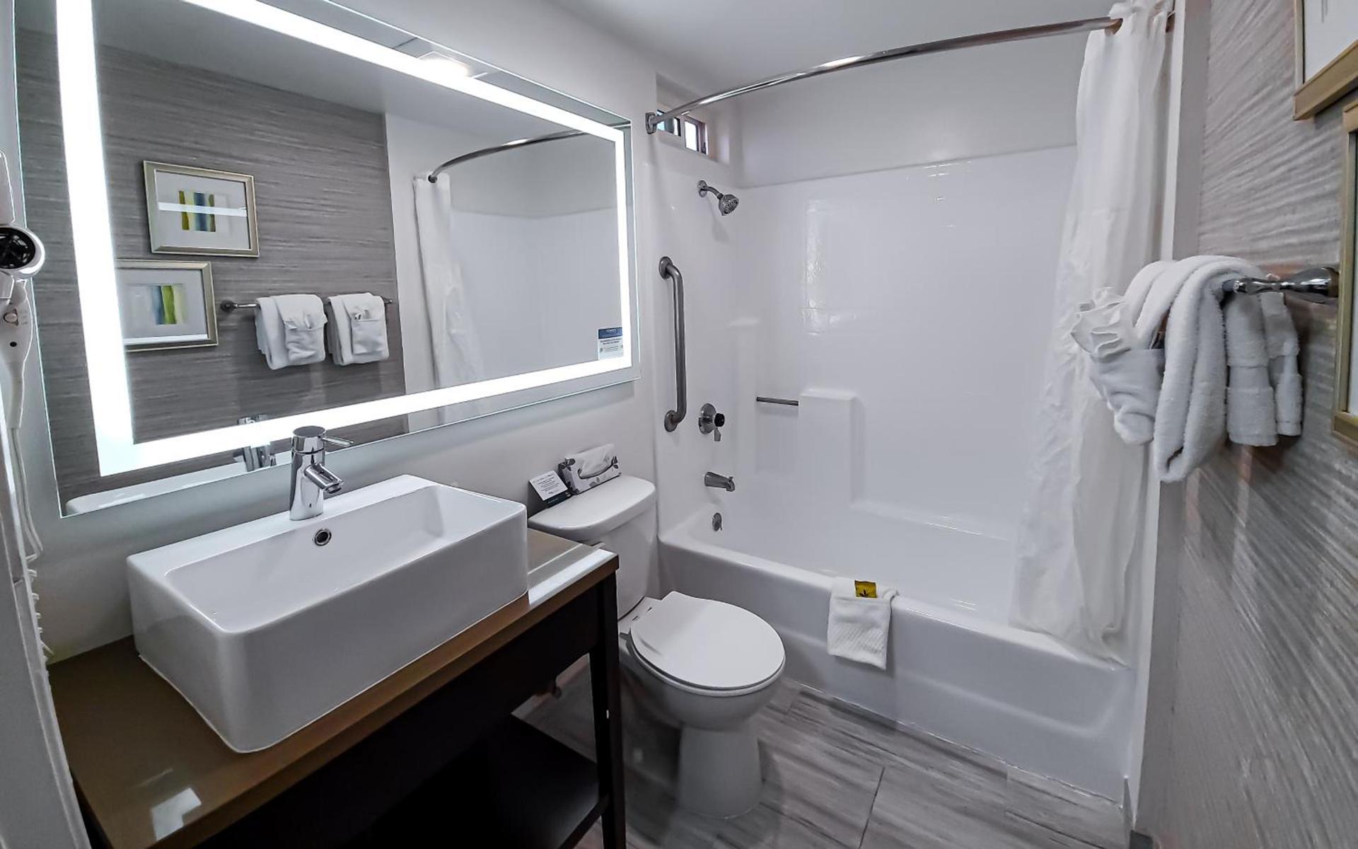 Quality Inn Burbank Airport photo 45