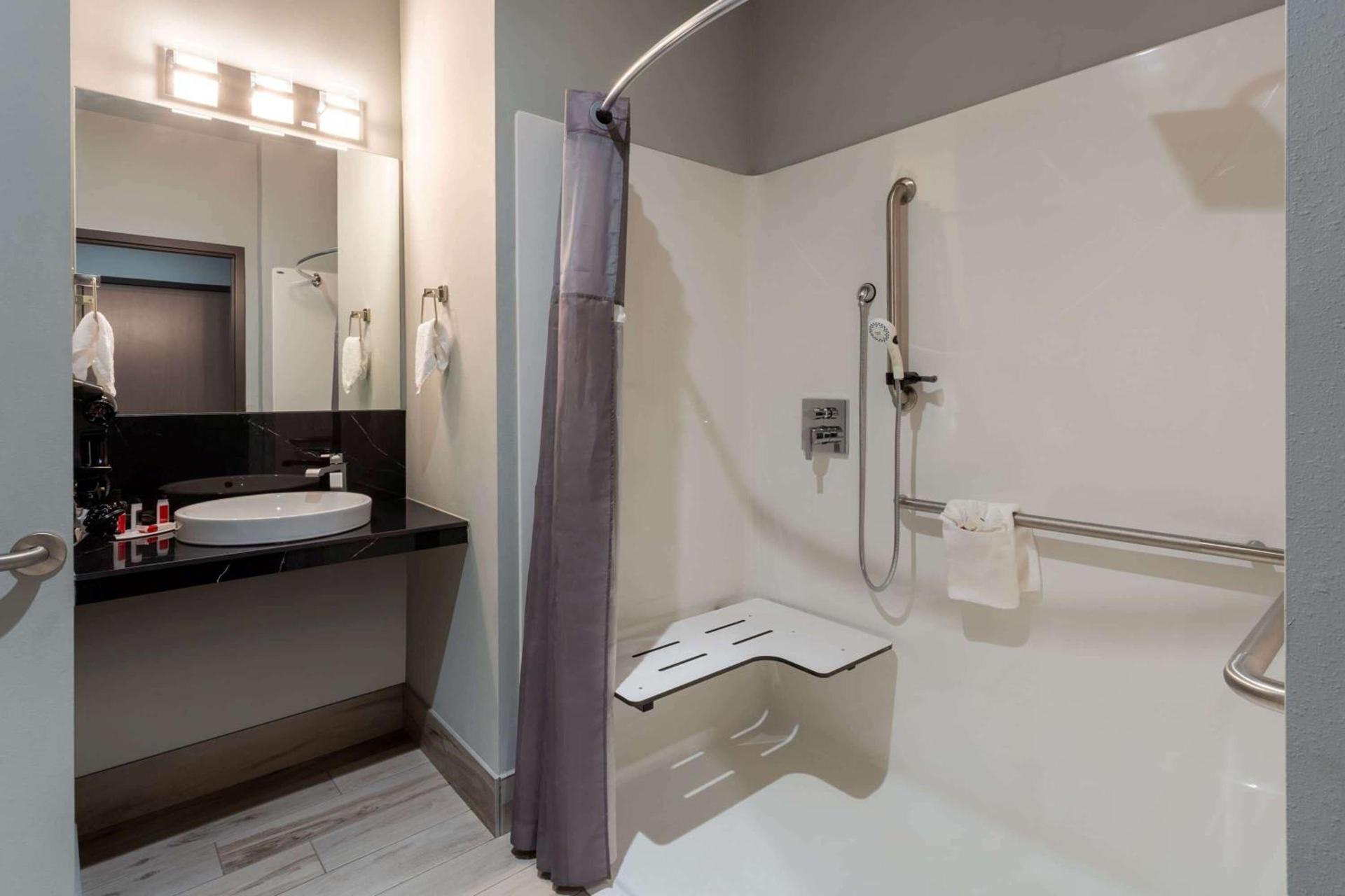 Baymont by Wyndham Madison photo 46