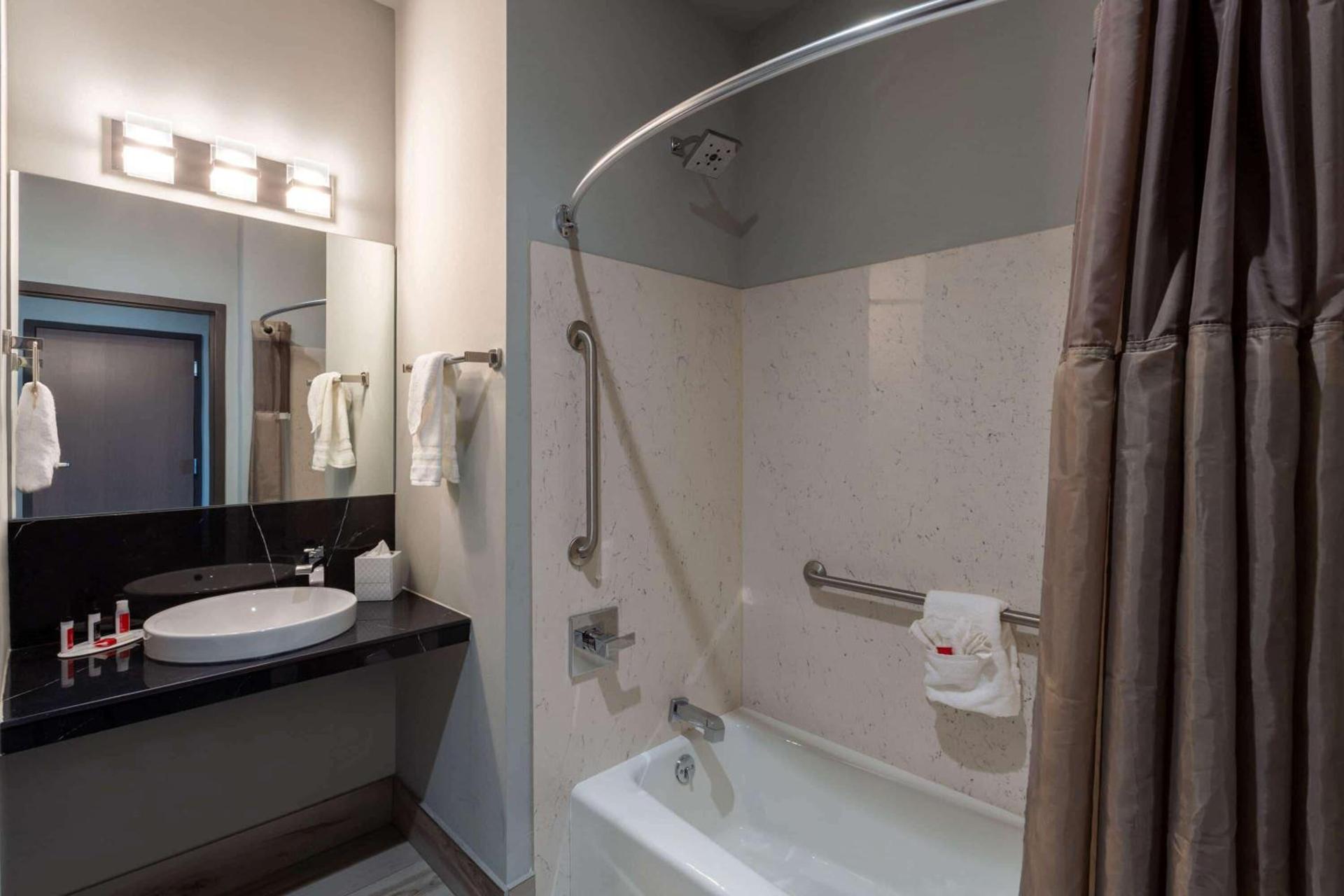 Baymont by Wyndham Madison photo 45