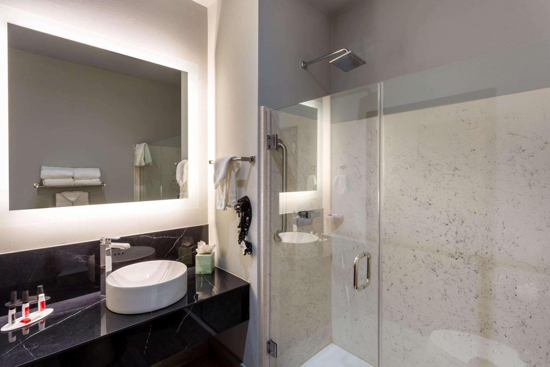 Baymont by Wyndham Madison photo 47