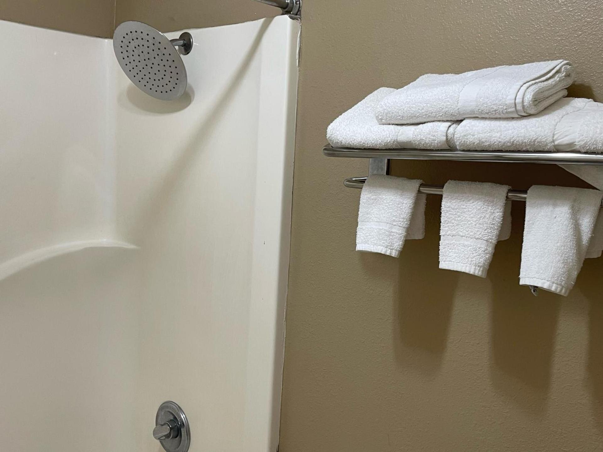 Best Budget Inn photo 11