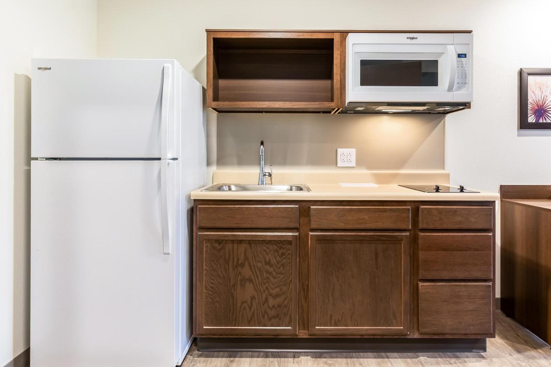 WoodSpring Suites Gurnee - Chicago photo 32