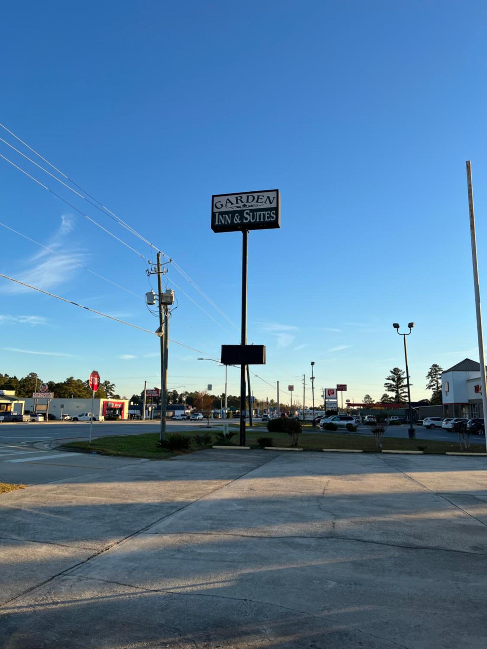Garden Inn & Suites photo 23