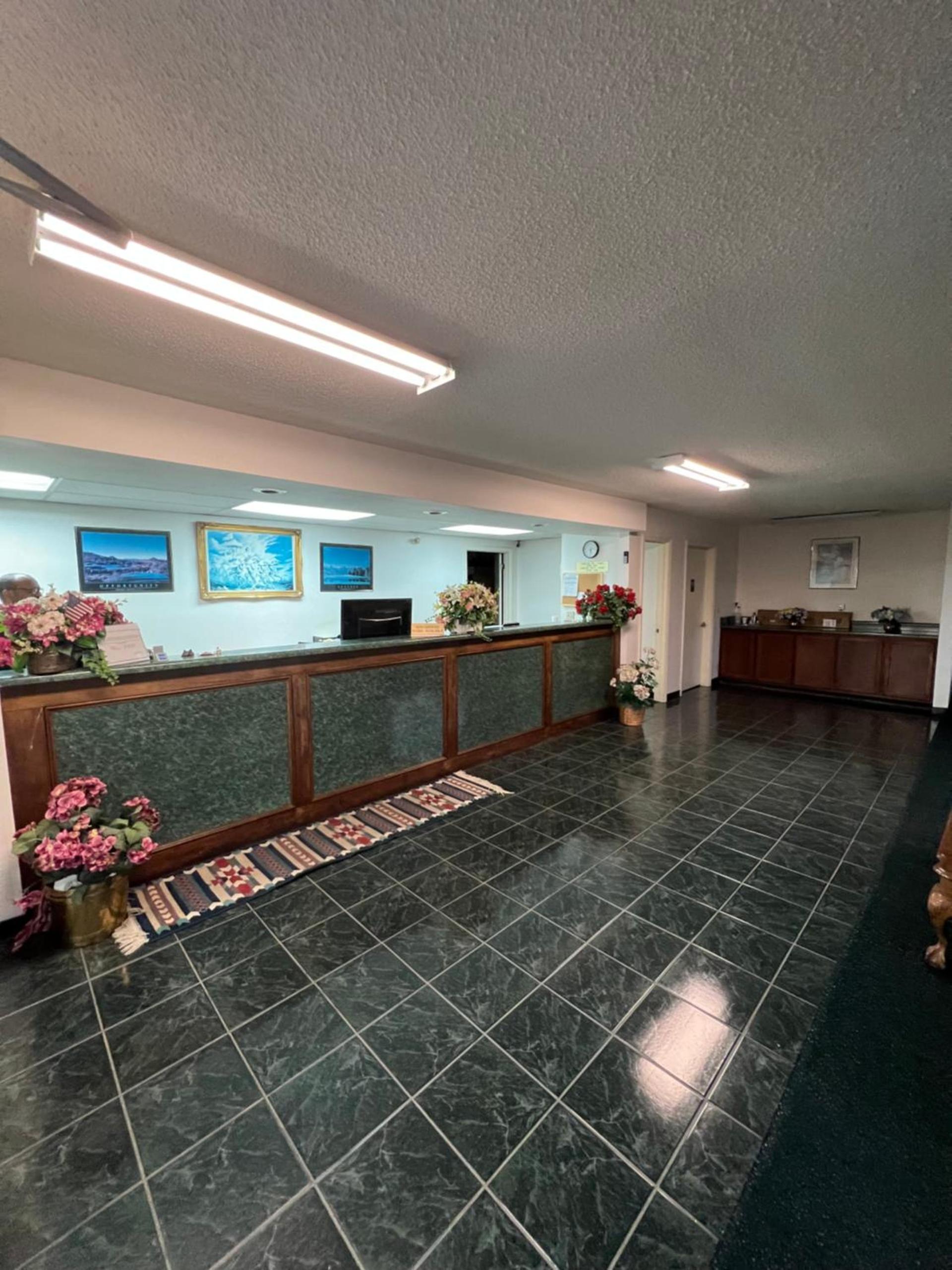 Garden Inn & Suites photo 32