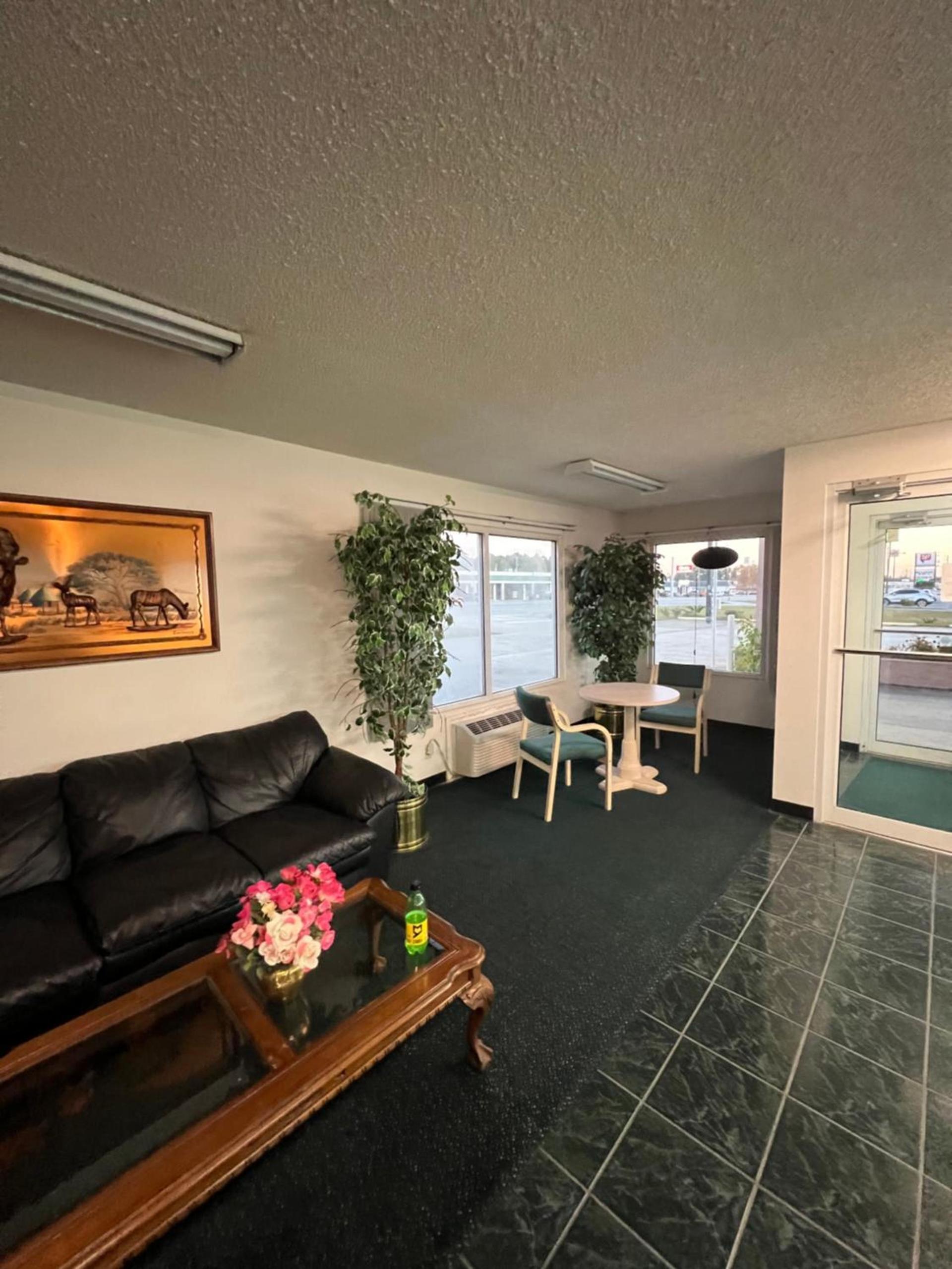 Garden Inn & Suites photo 30