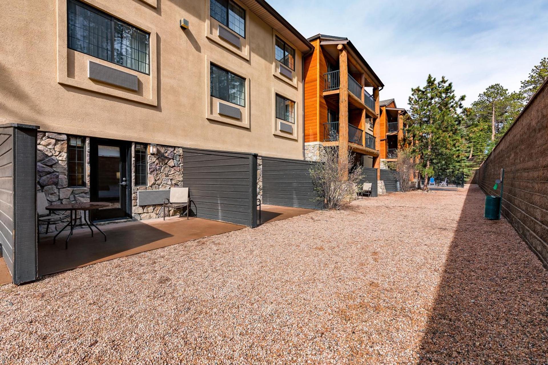 Comfort Suites Golden West on Evergreen Parkway photo 36
