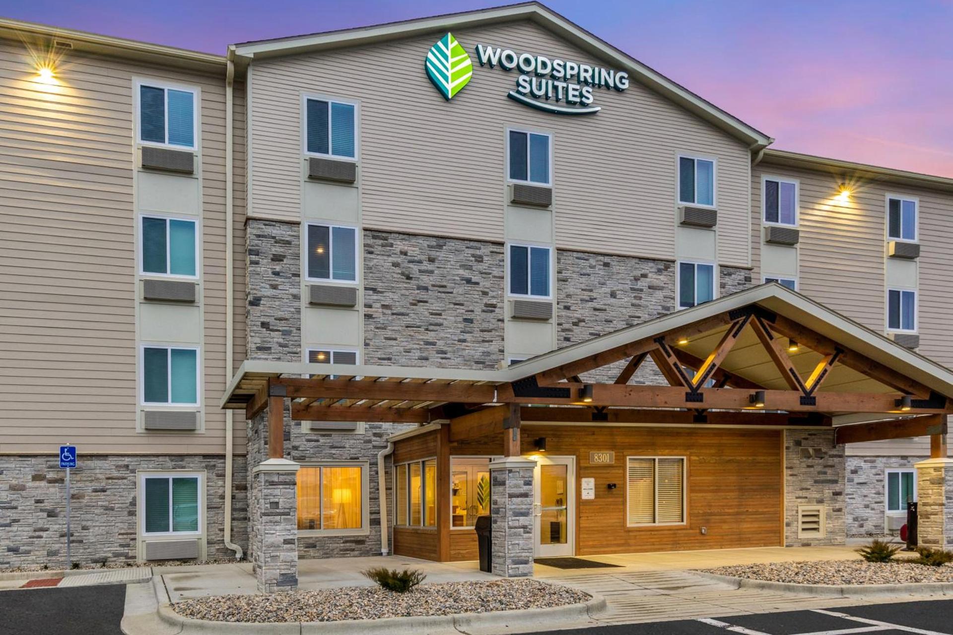 WoodSpring Suites Gurnee - Chicago photo 35