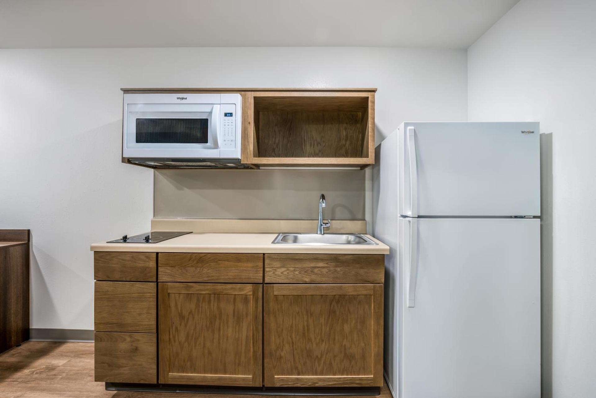 WoodSpring Suites Gurnee - Chicago photo 38
