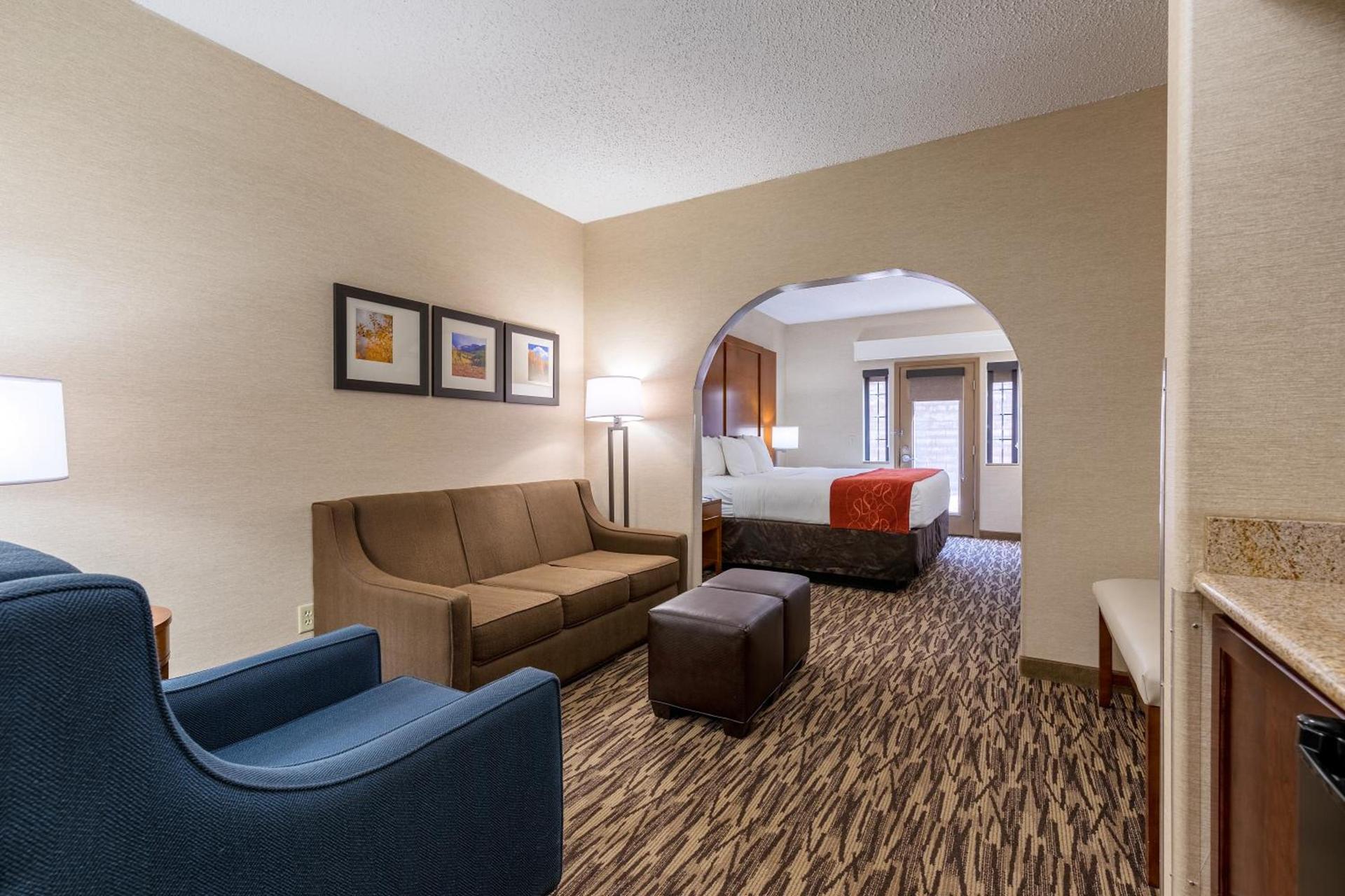 Comfort Suites Golden West on Evergreen Parkway photo 39