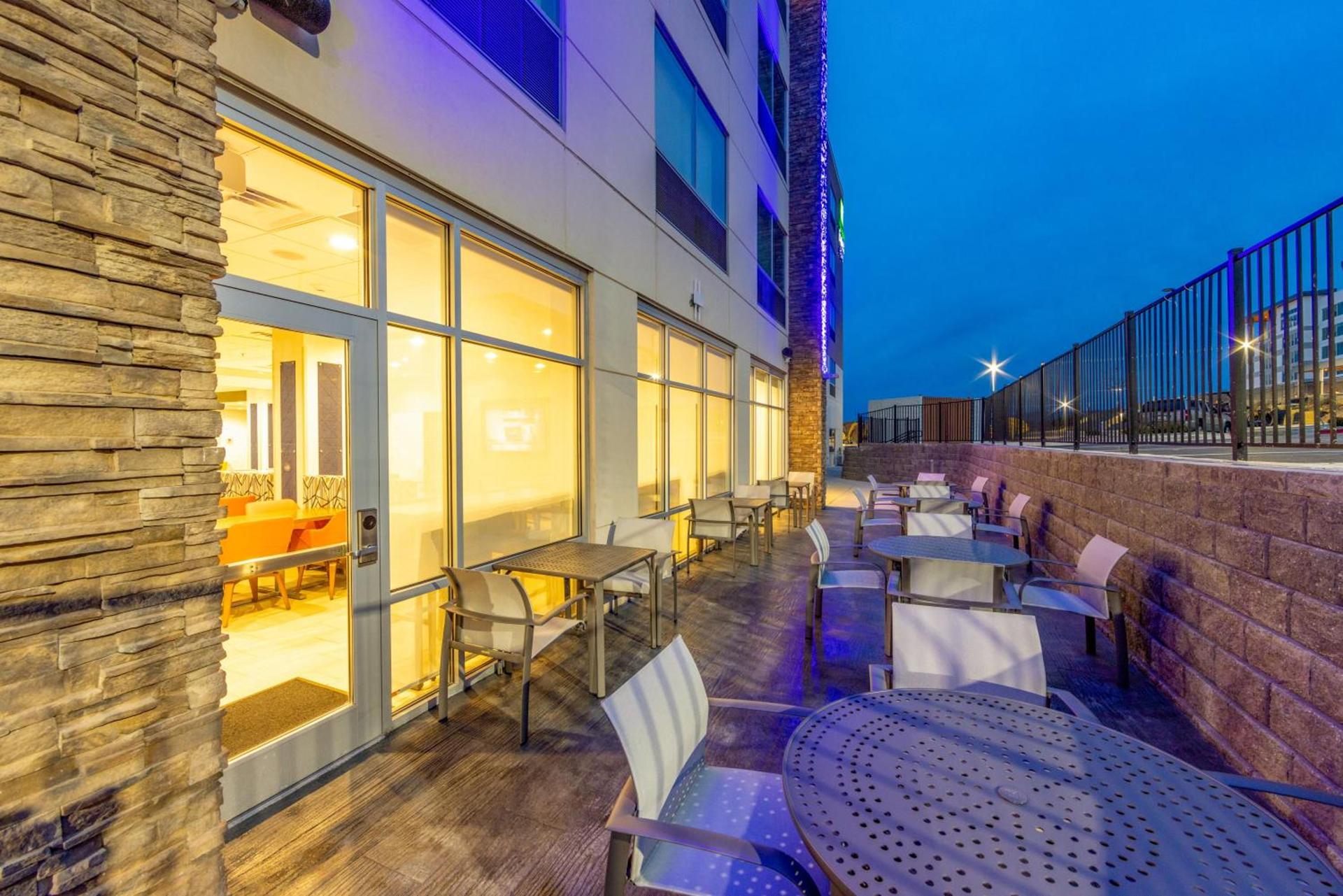 Holiday Inn Express & Suites - Harrisonburg University Area by IHG photo 40