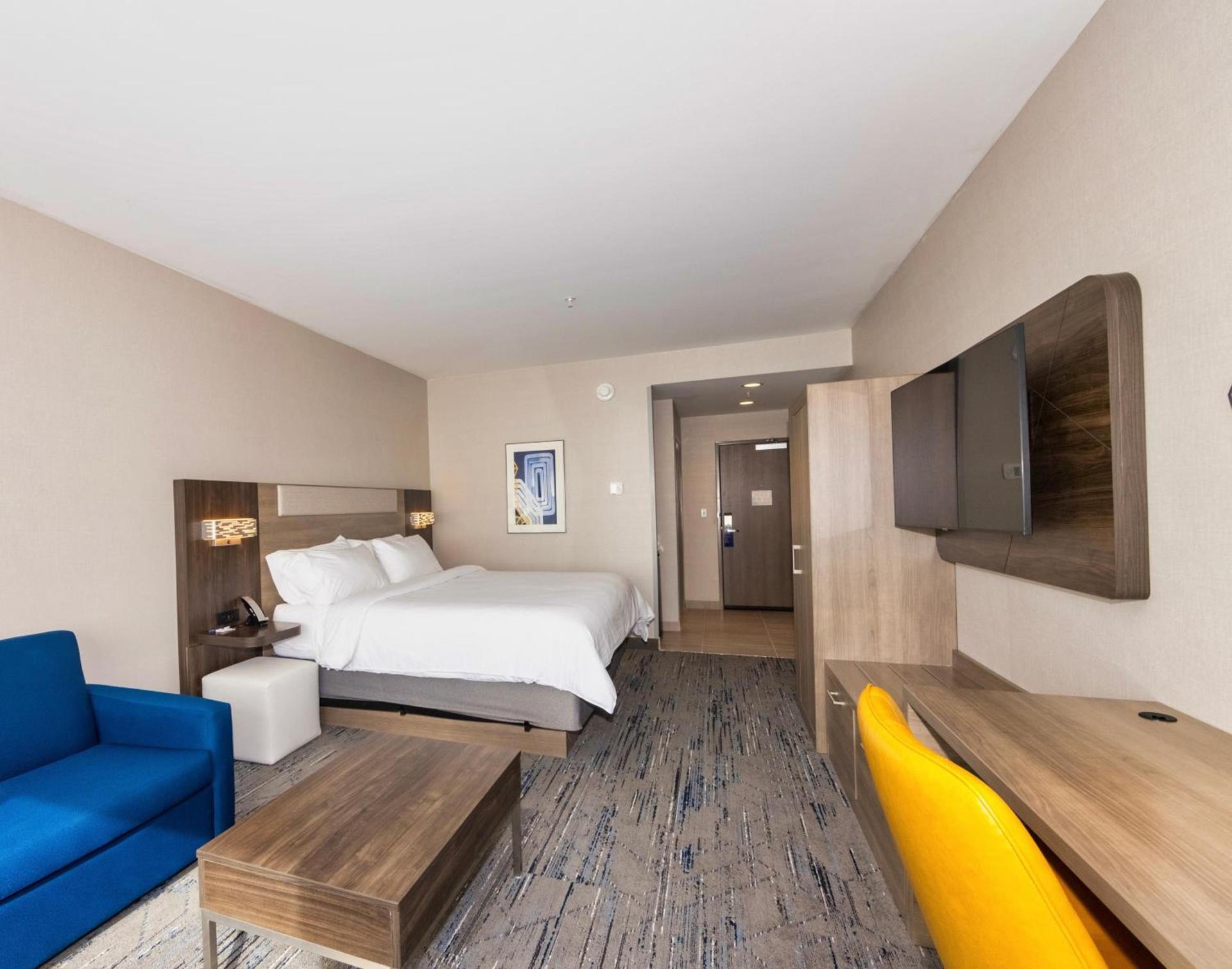 Holiday Inn Express & Suites - Harrisonburg University Area by IHG photo 43