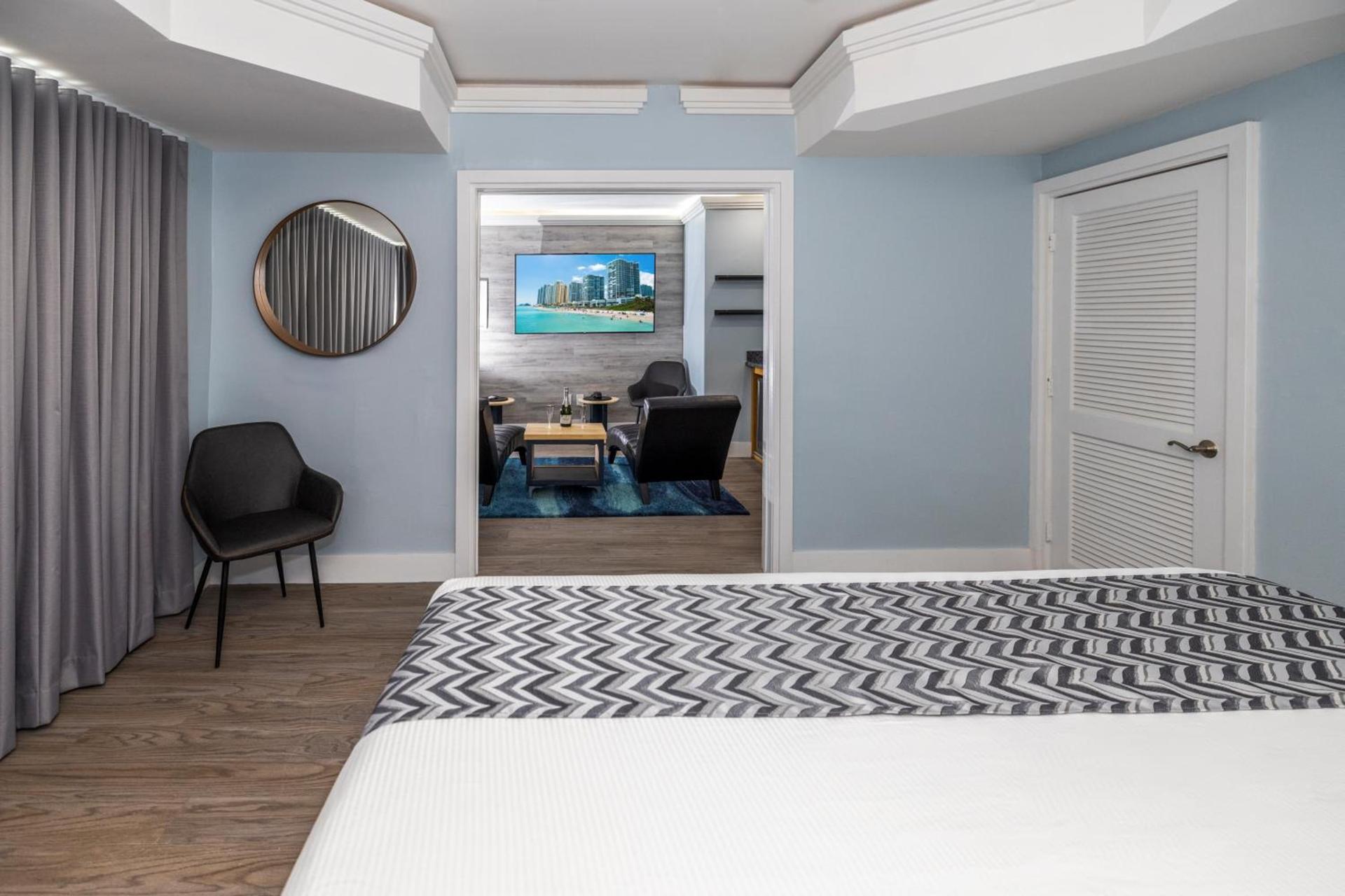 Colony Hotel photo 18
