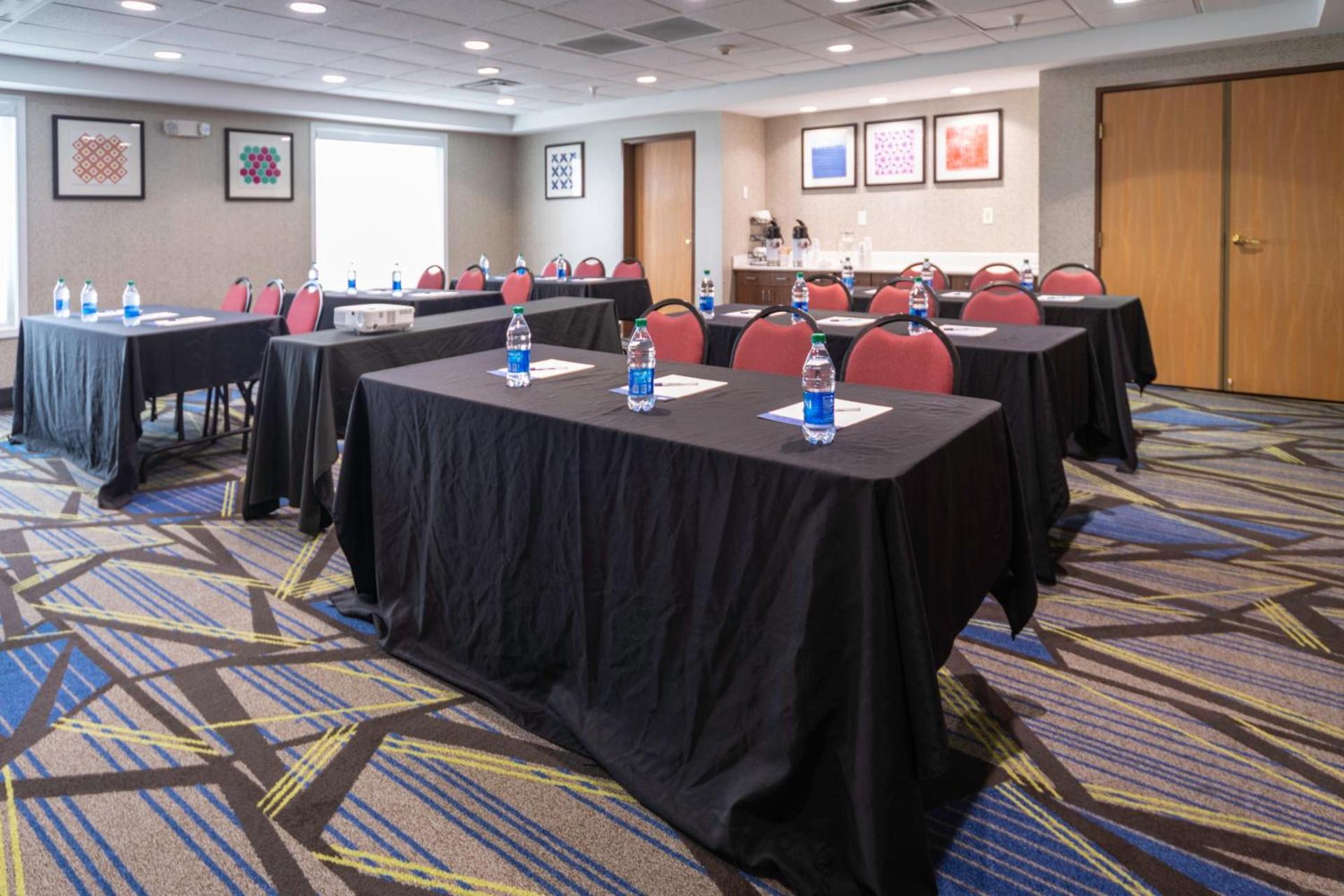 Holiday Inn Express Rochelle by IHG photo 62