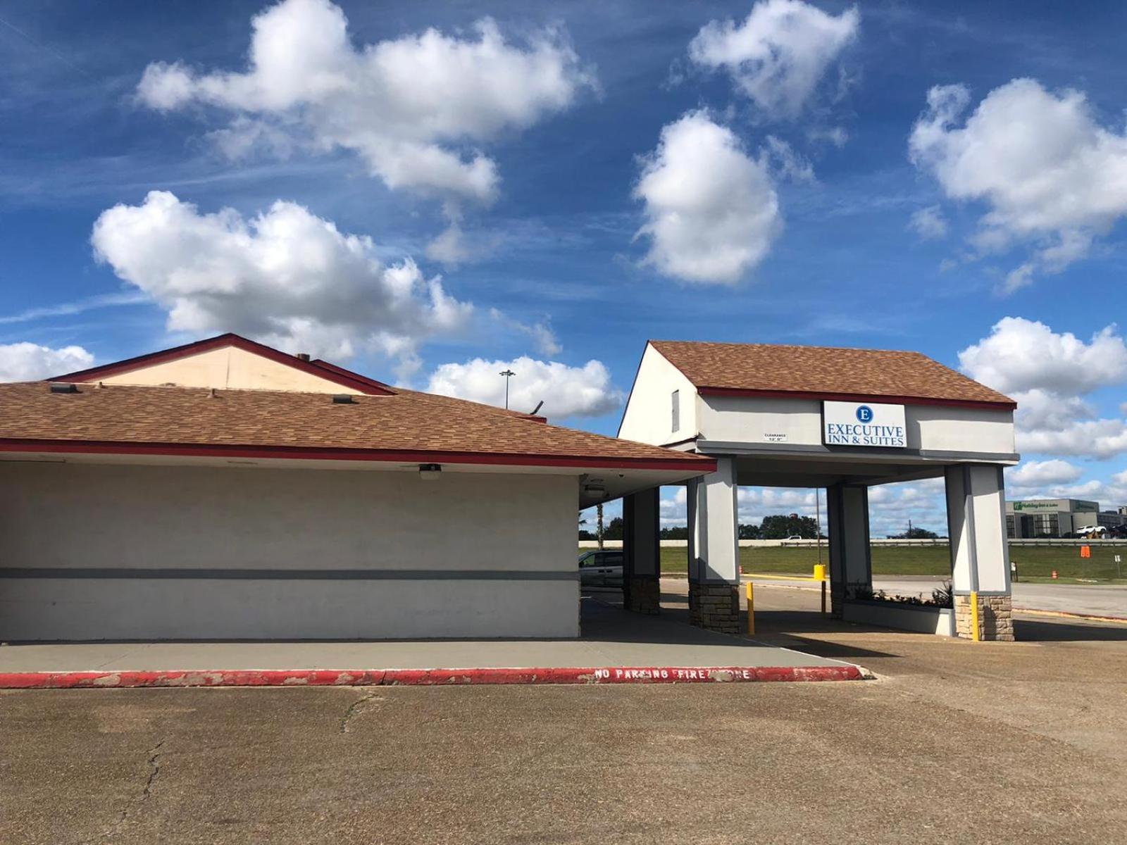 Executive Inn & Suites photo 8