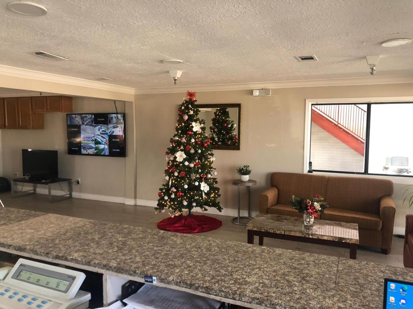 Executive Inn & Suites photo 10