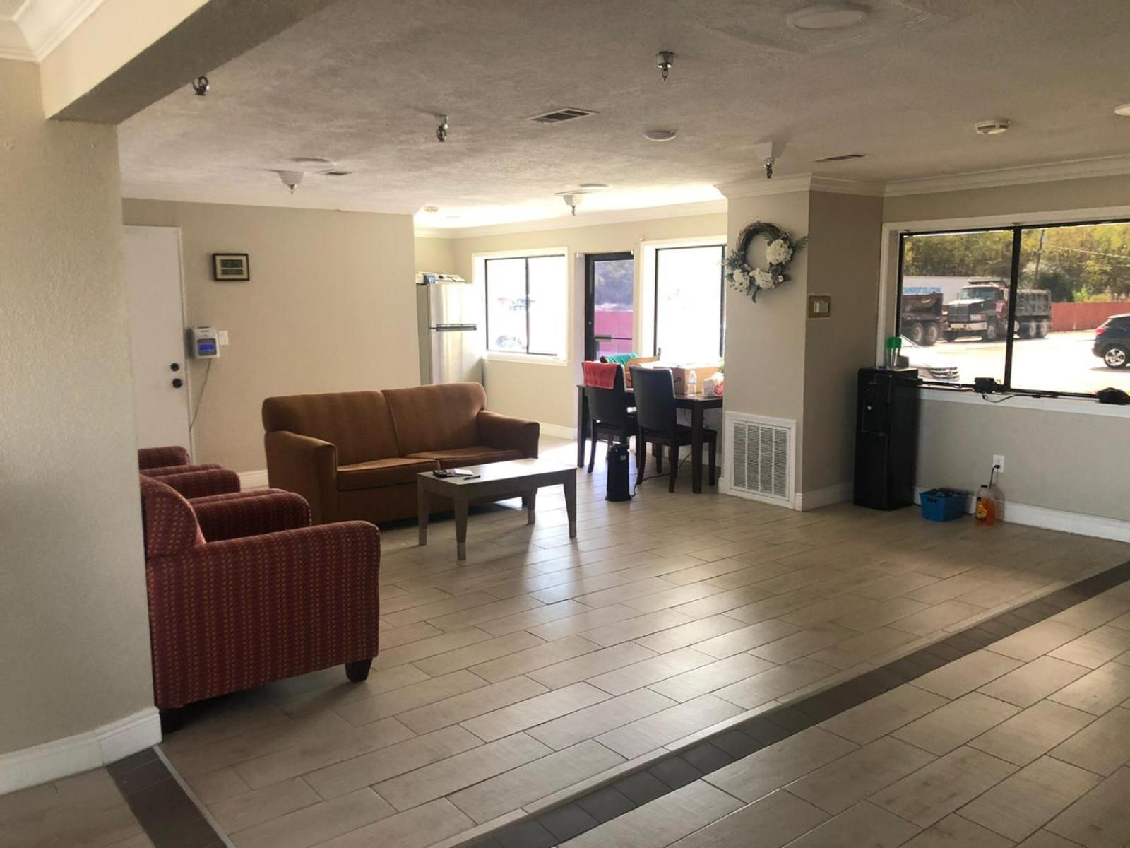 Executive Inn & Suites photo 11