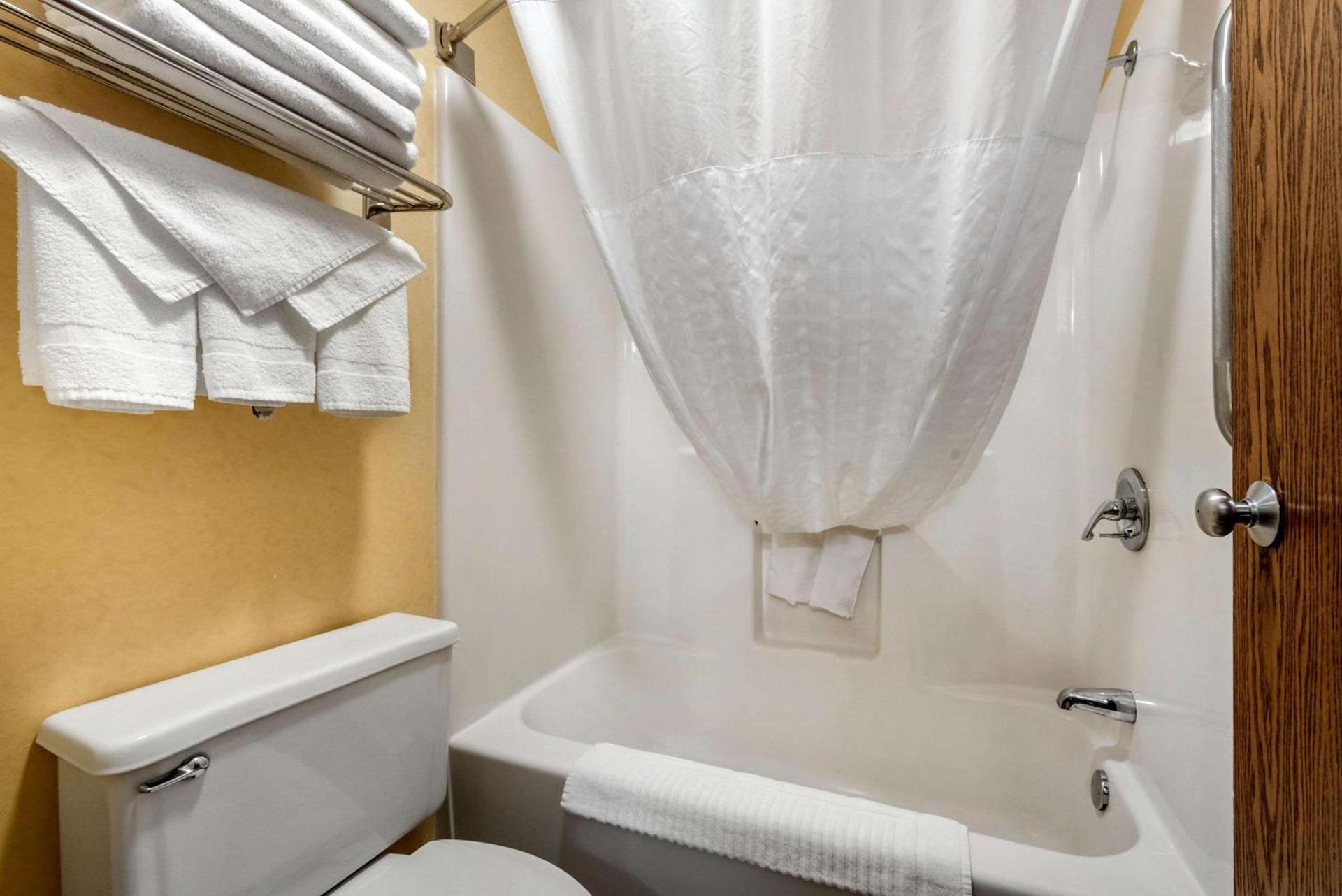 Quality Inn Pueblo North photo 21