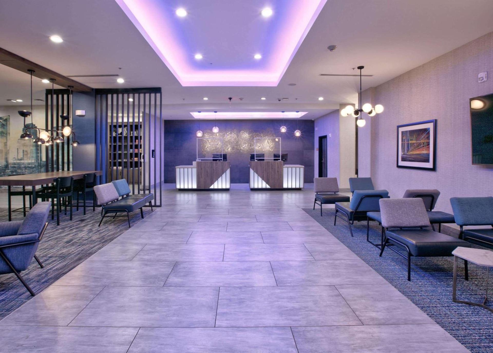 La Quinta Inn & Suites by Wyndham Dallas/Fairpark photo 13