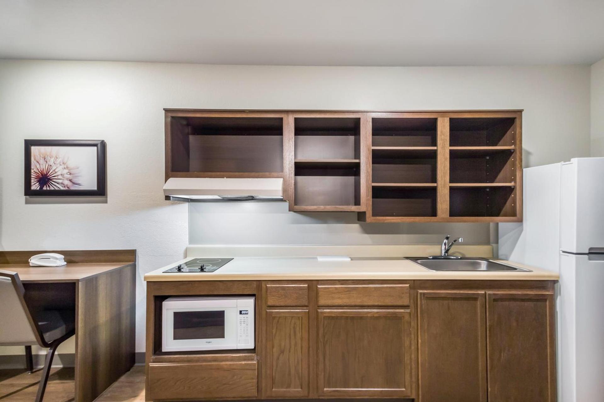 WoodSpring Suites Gurnee - Chicago photo 41
