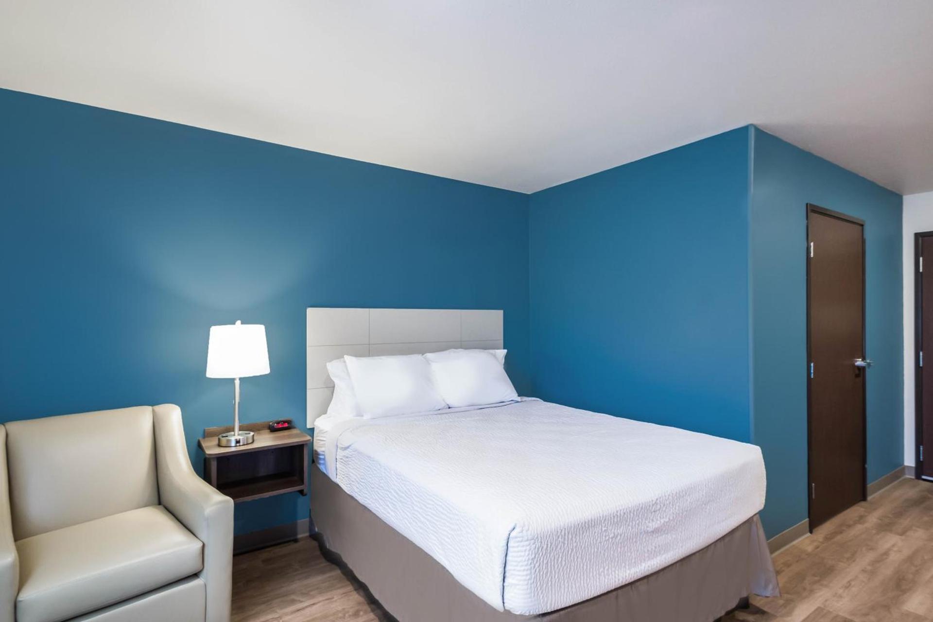 WoodSpring Suites Gurnee - Chicago photo 43