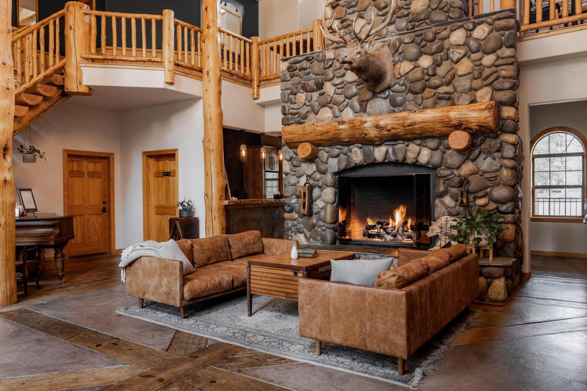 Black Bear Lodge photo 35