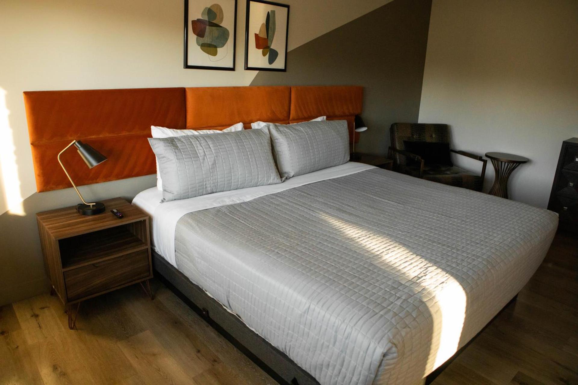 4411 Inn & Suites photo 40
