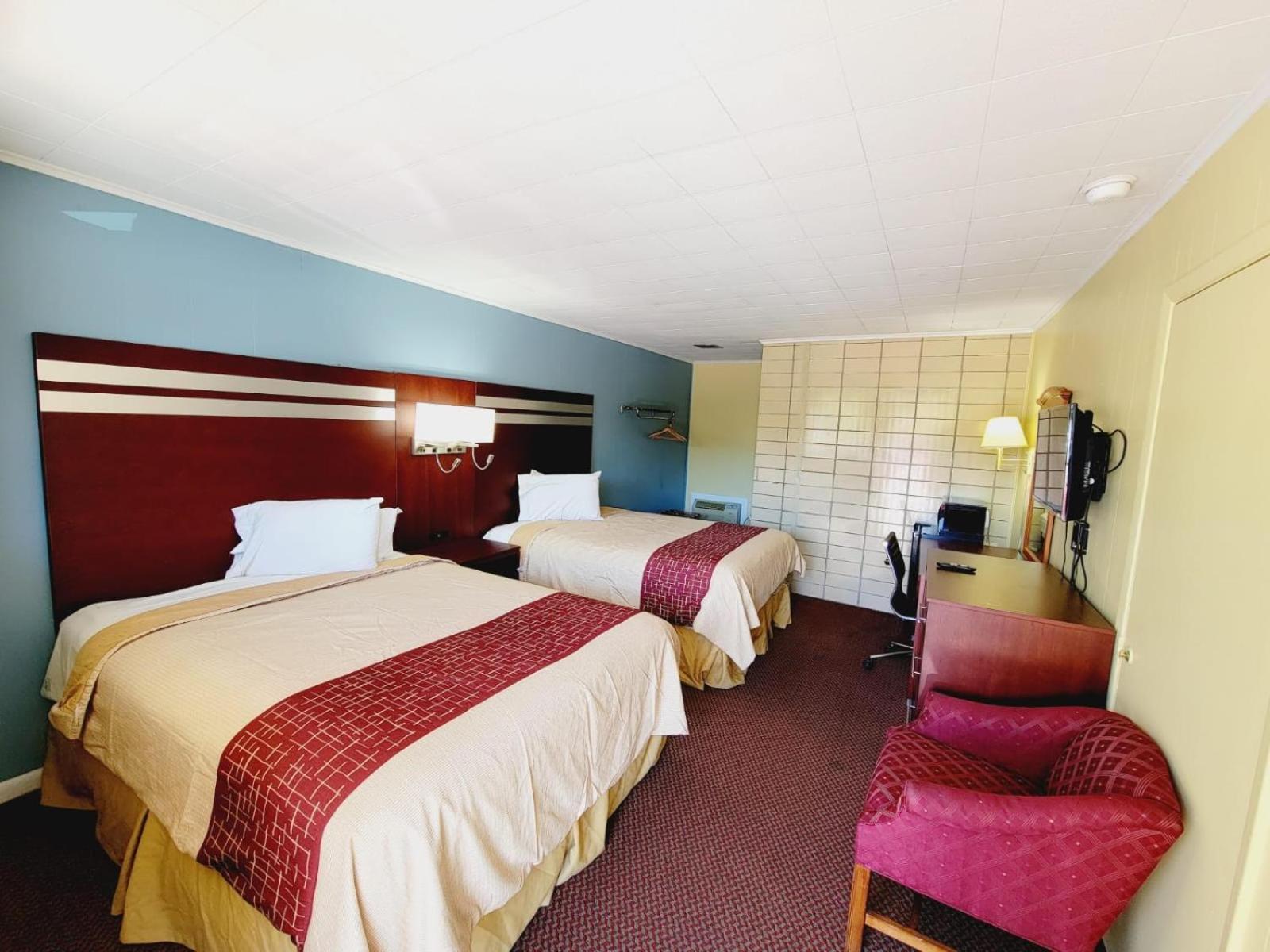 Bassett Motel photo 11