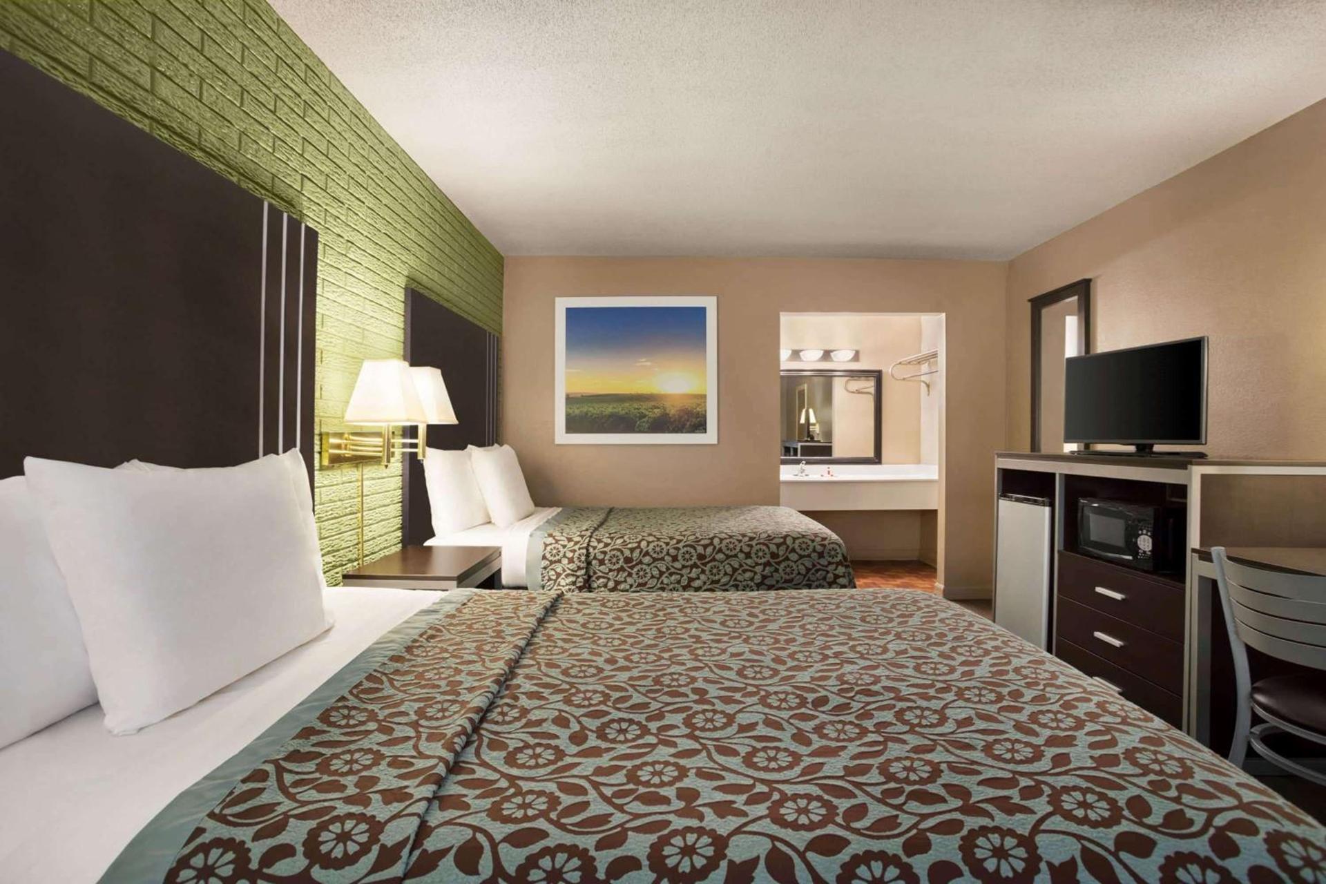 Days Inn by Wyndham Hardeeville/ I-95 State Line photo 10
