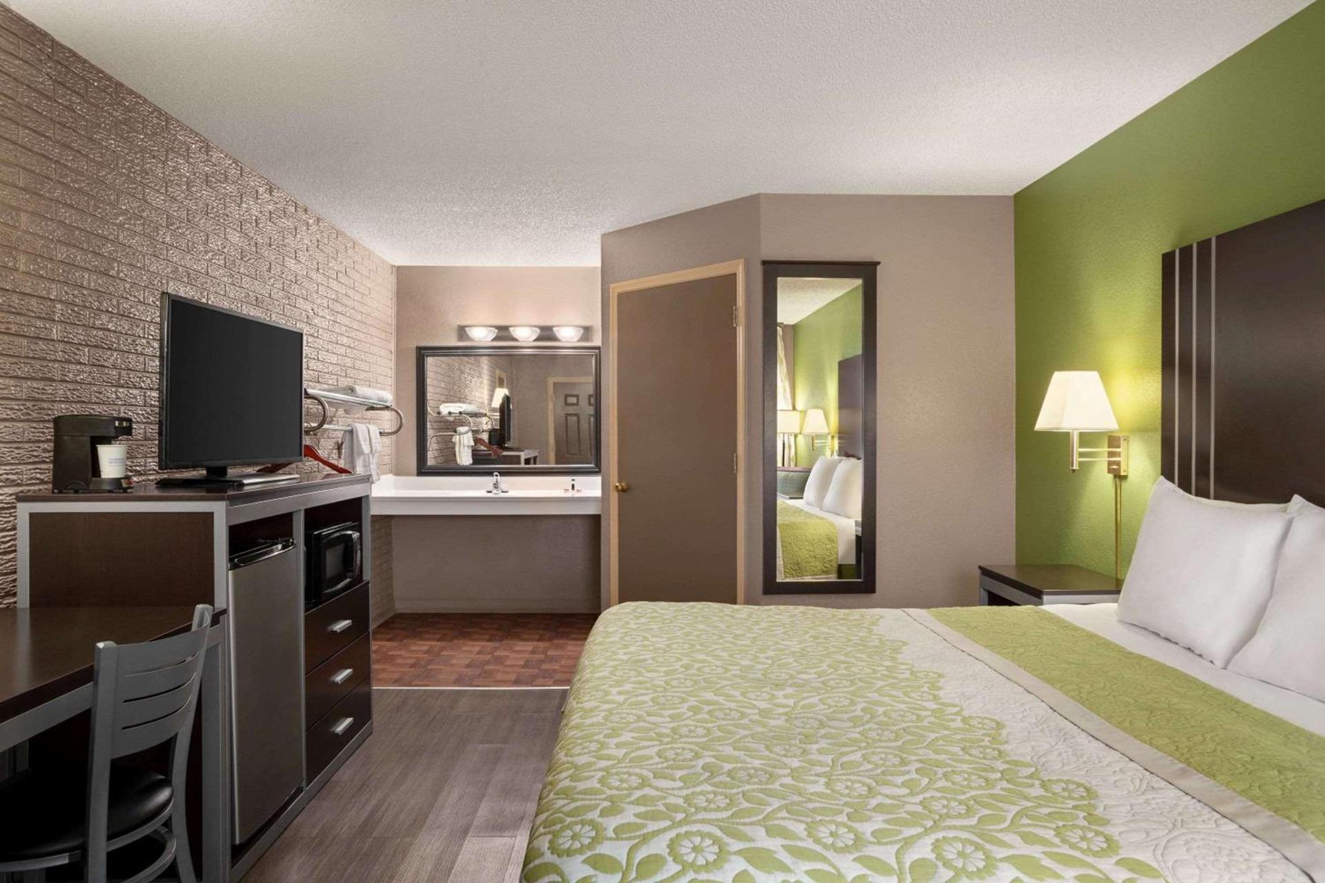 Days Inn by Wyndham Hardeeville/ I-95 State Line photo 17