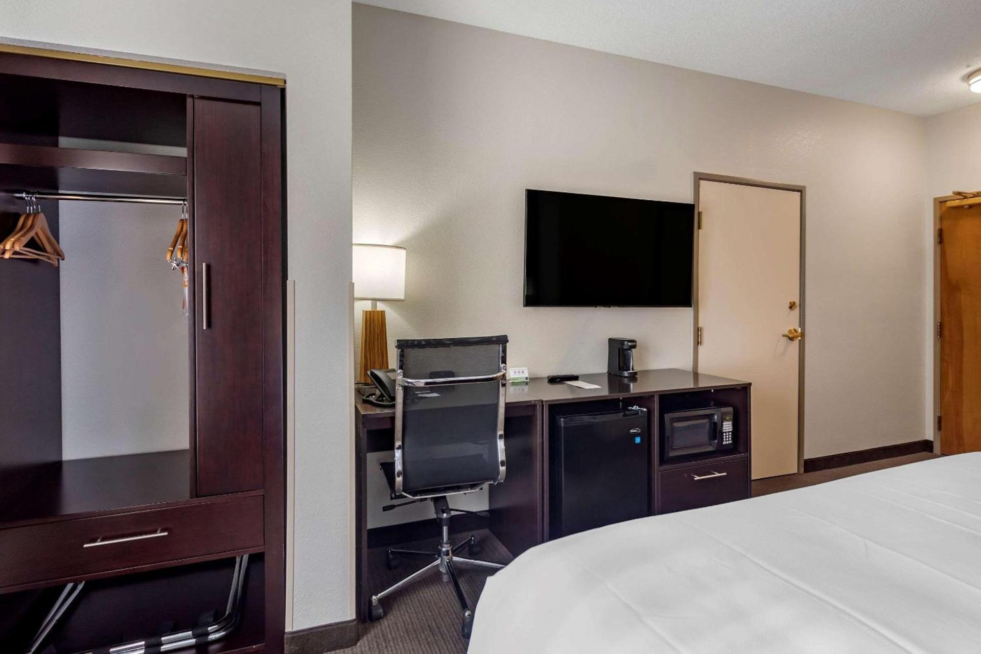 Sleep Inn & Suites Lebanon - Nashville Area photo 8