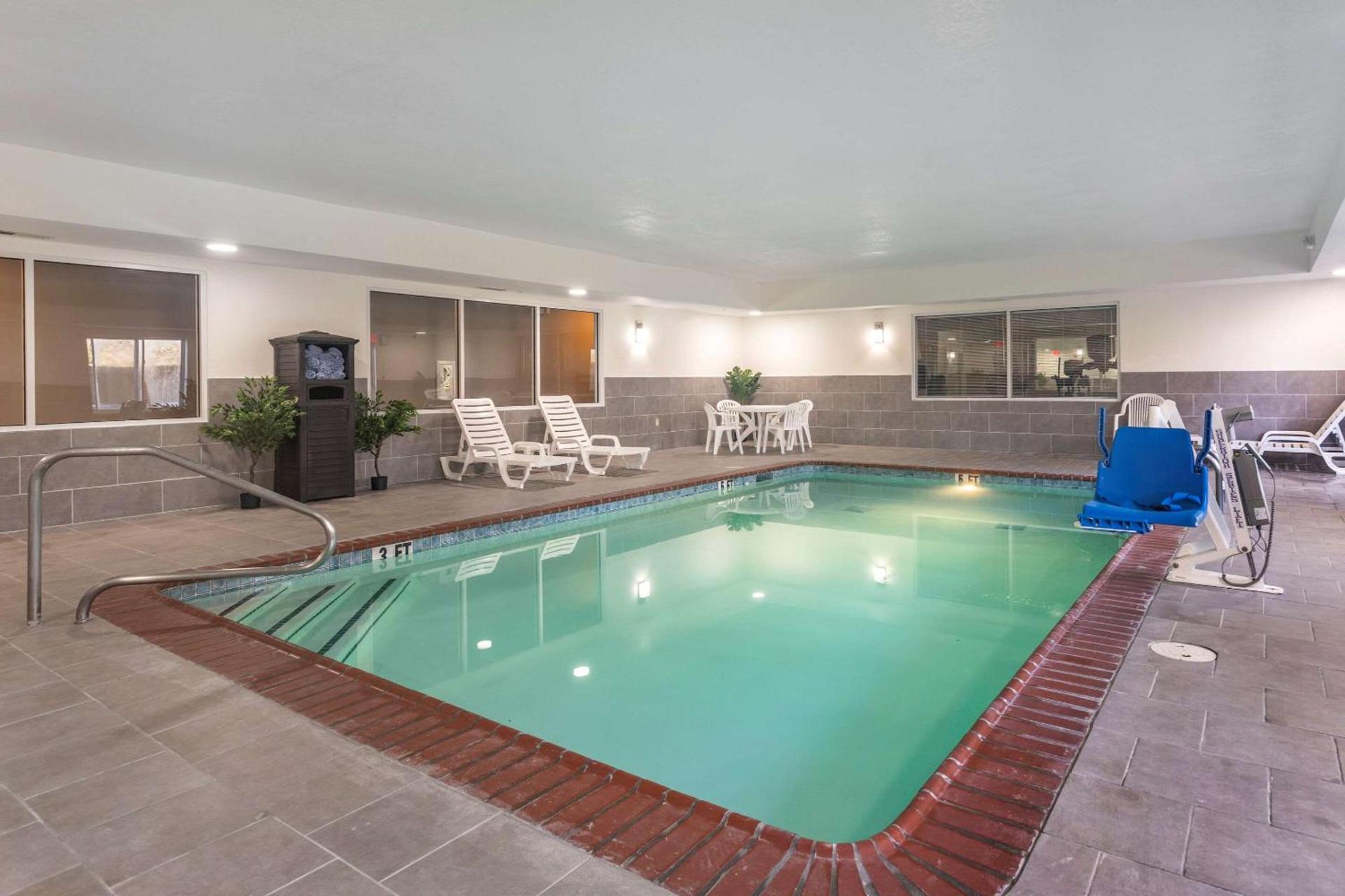 Sleep Inn & Suites Lebanon - Nashville Area photo 21