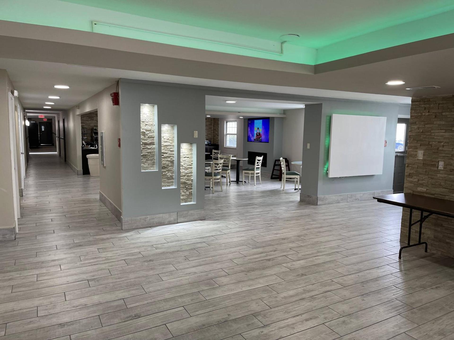 Baymont by Wyndham Indianapolis Airport Lynhurst photo 27