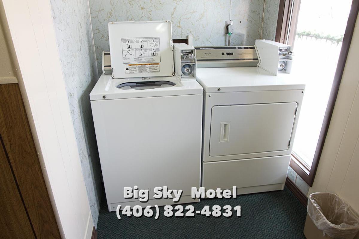 Big Sky Motel photo 9