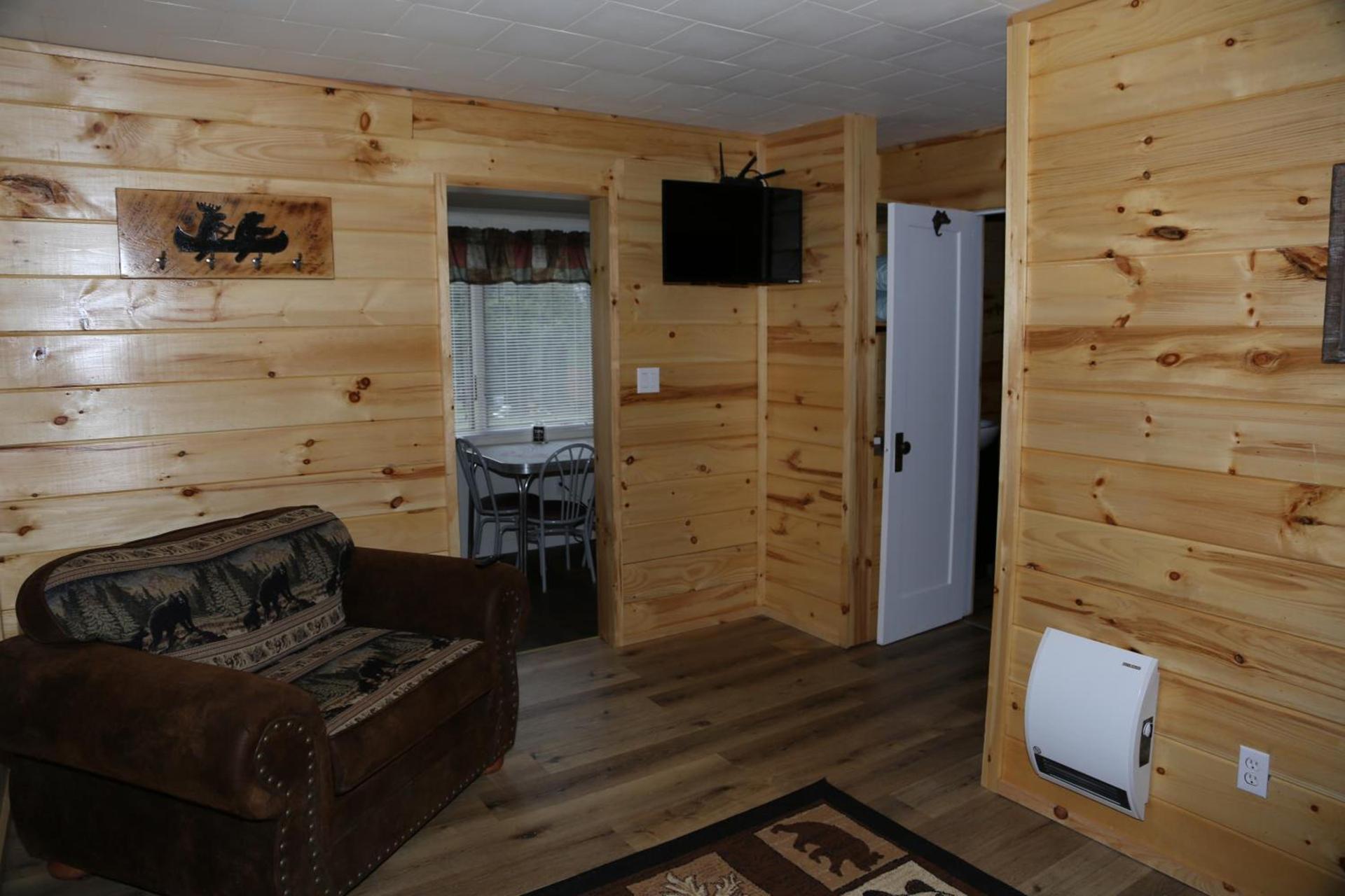 Rowe's Adirondack Cabins of Schroon Lake photo 24