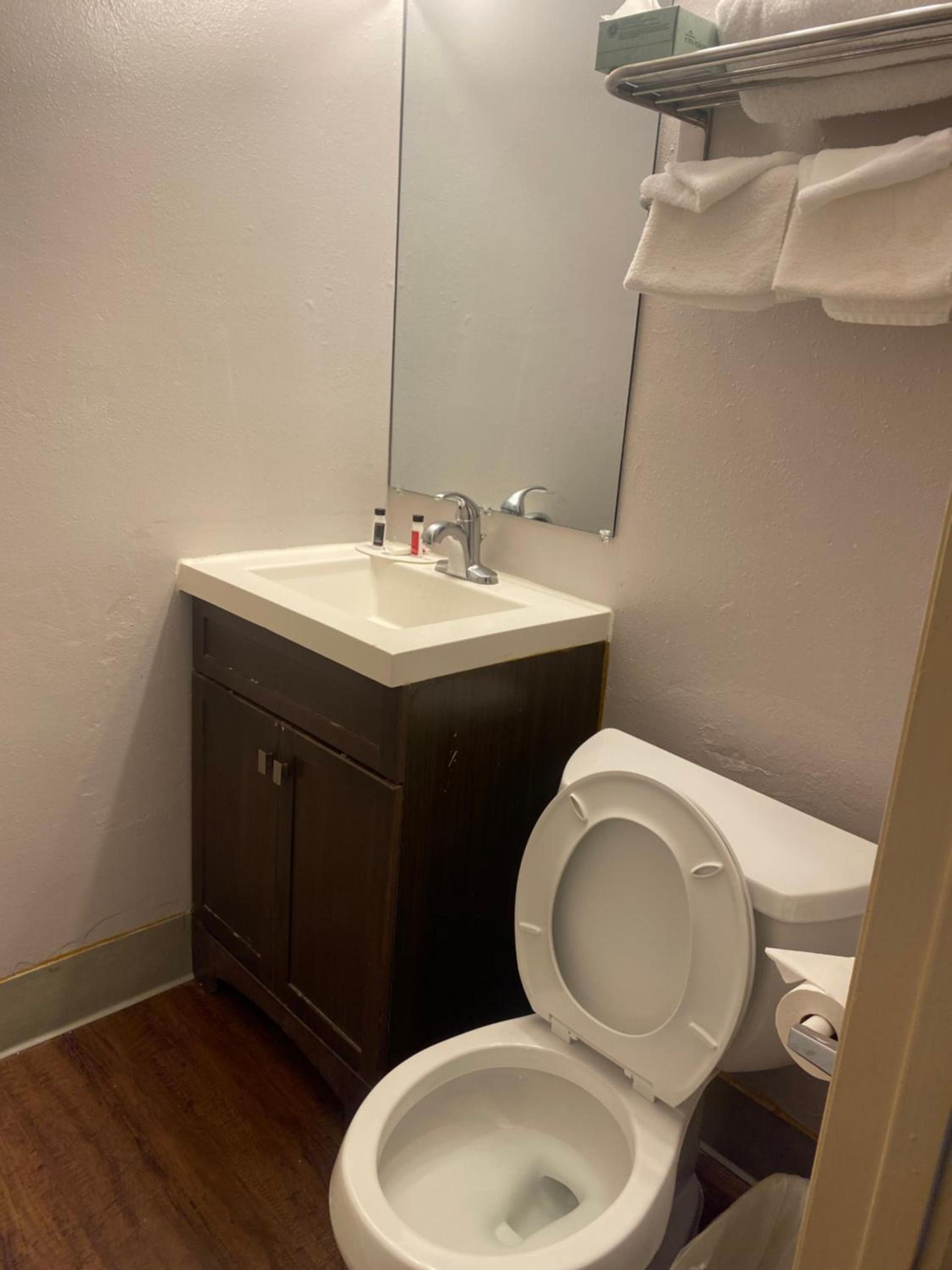 Travelodge by Wyndham Everett City Center photo 16