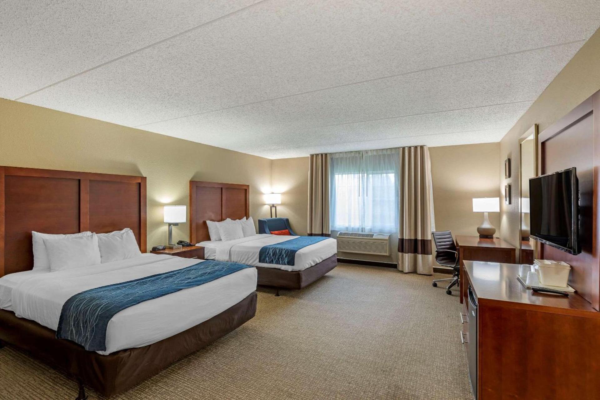 Comfort Inn & Suites Jackson - West Bend photo 6