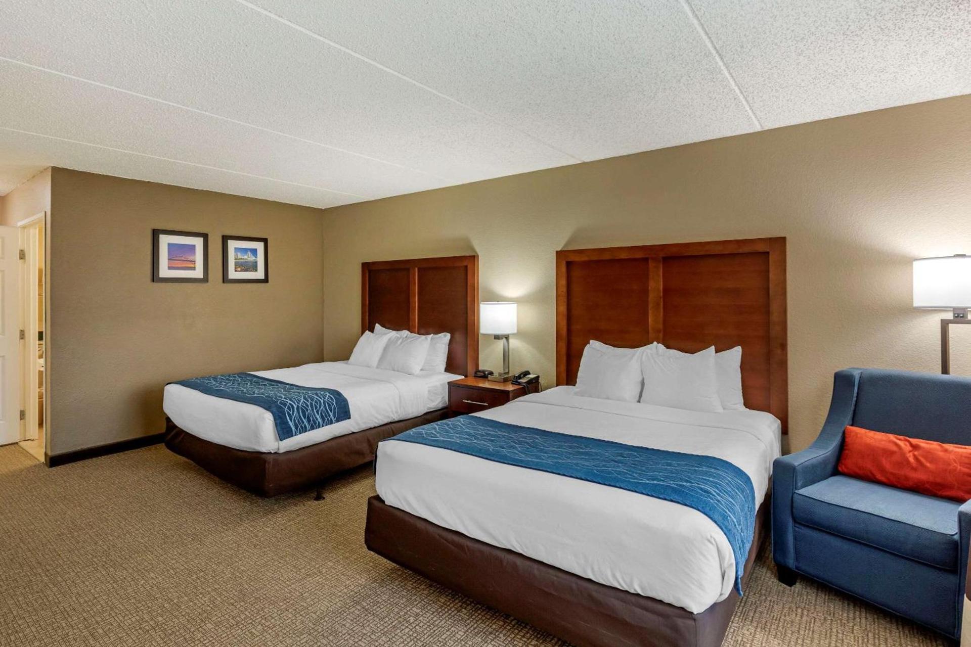Comfort Inn & Suites Jackson - West Bend photo 8