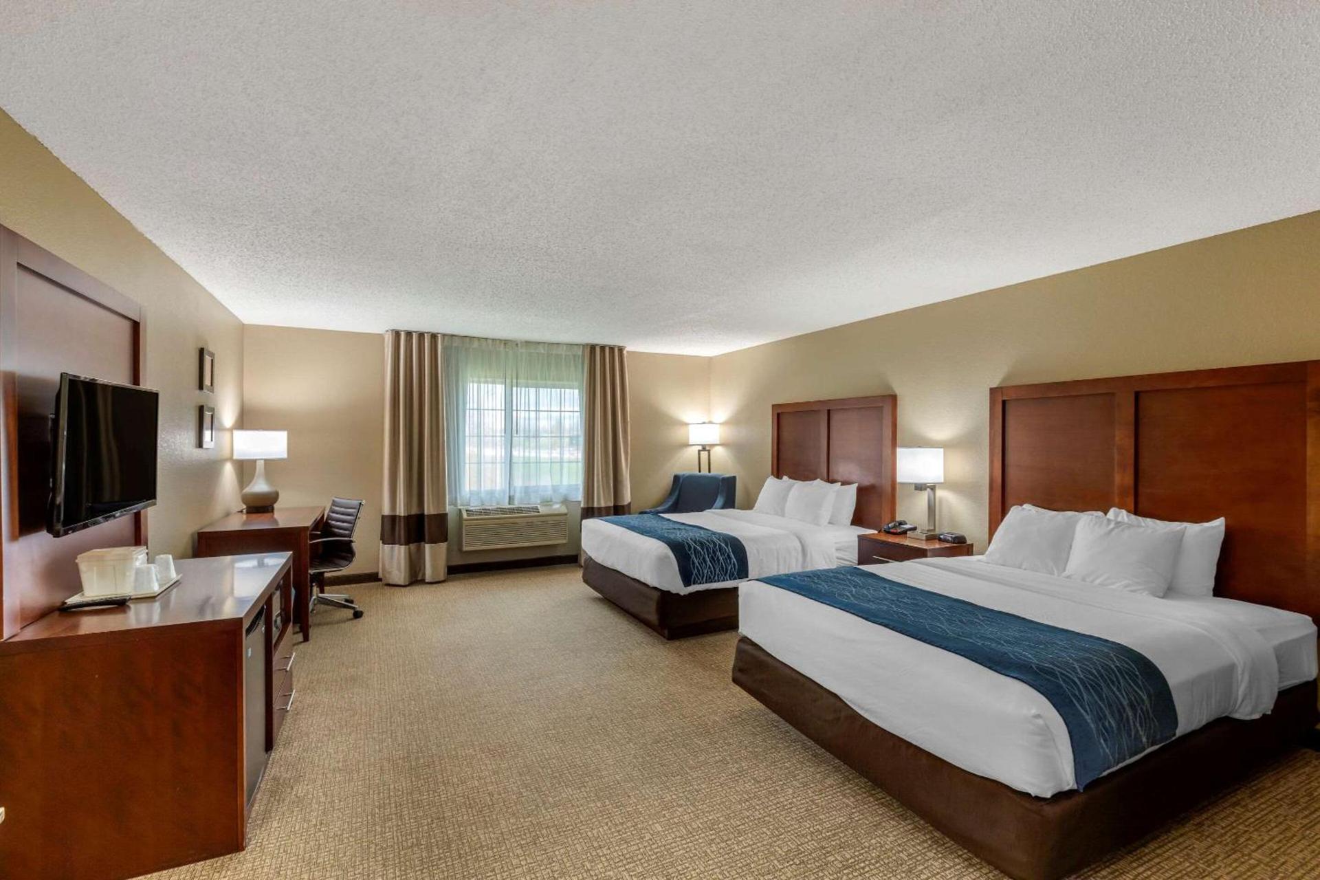 Comfort Inn & Suites Jackson - West Bend photo 10