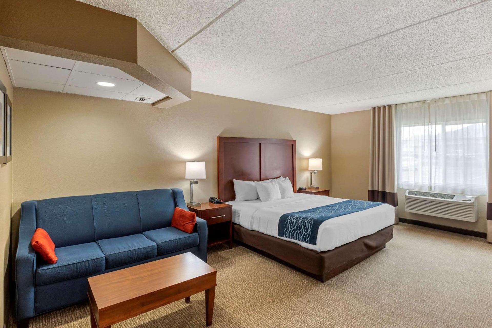 Comfort Inn & Suites Jackson - West Bend photo 18
