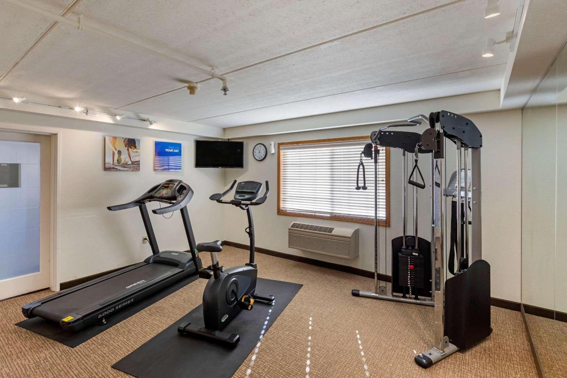 Comfort Inn & Suites Jackson - West Bend photo 28