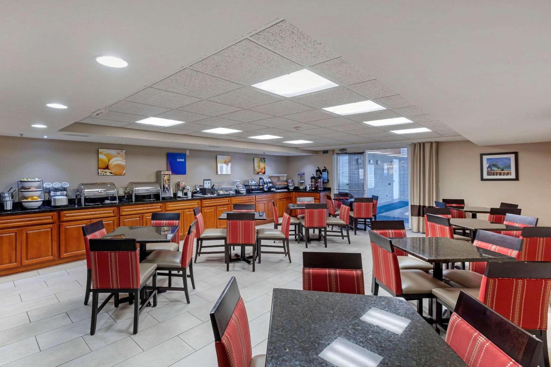 Comfort Inn & Suites Jackson - West Bend photo 30