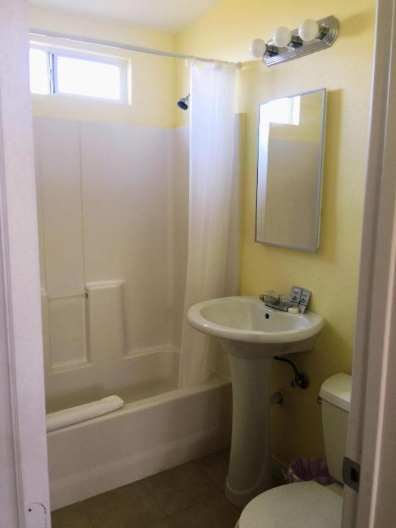 Europa Inn & Suites photo 26