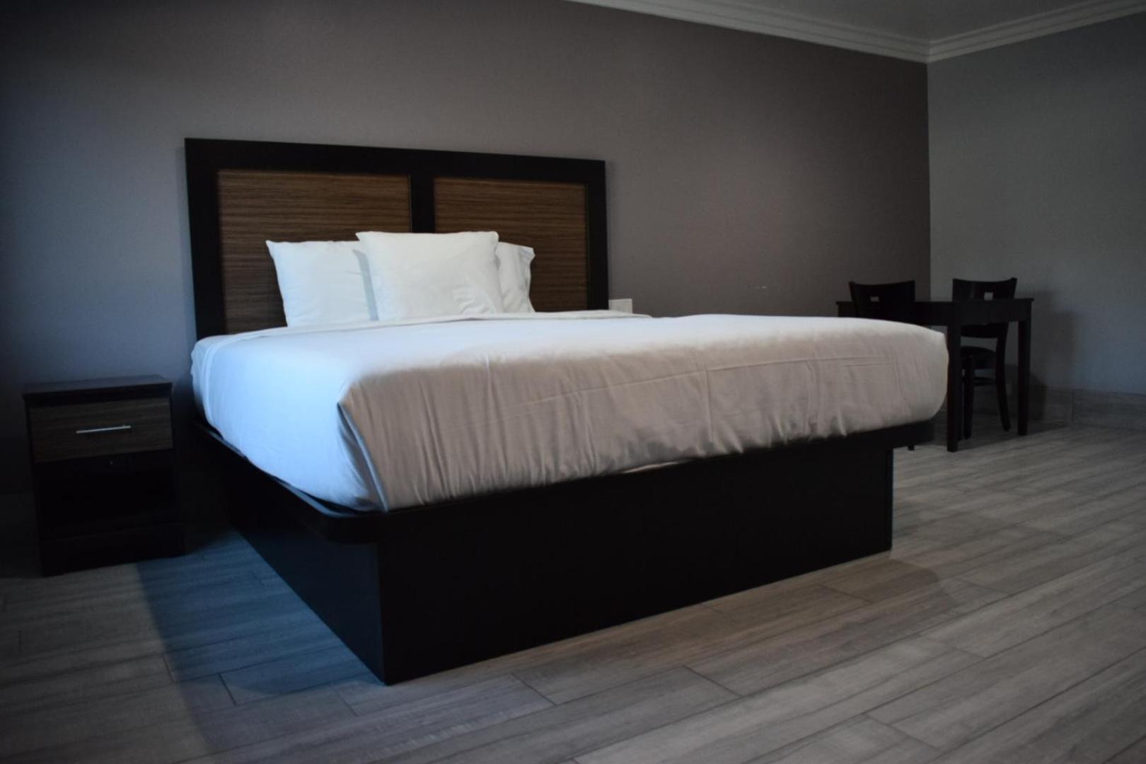 Willow Tree Inn & Suites photo 4