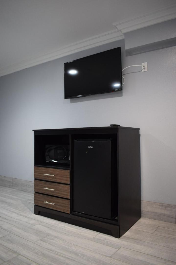 Willow Tree Inn & Suites photo 11