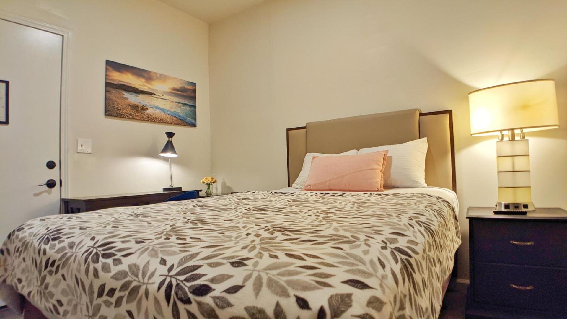 Anchor Pointe Inn photo 56