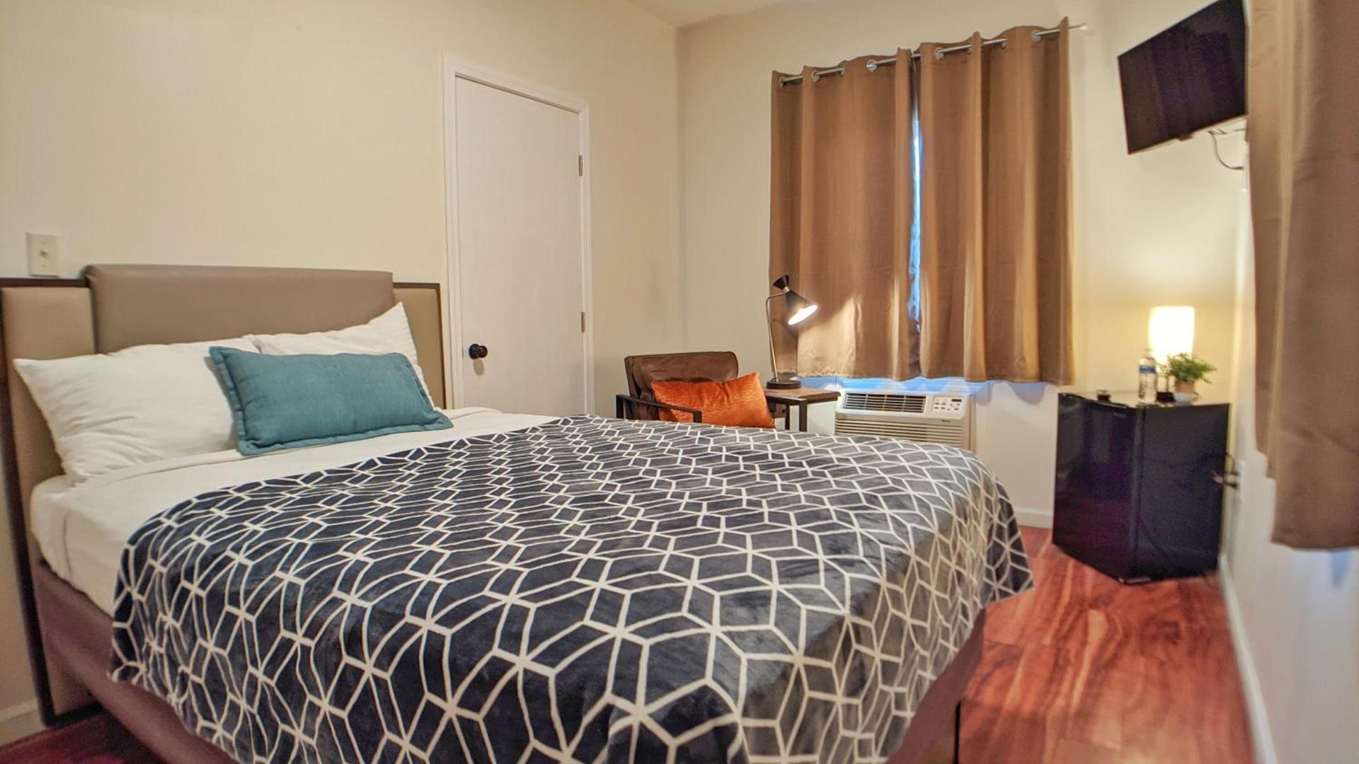Anchor Pointe Inn photo 61