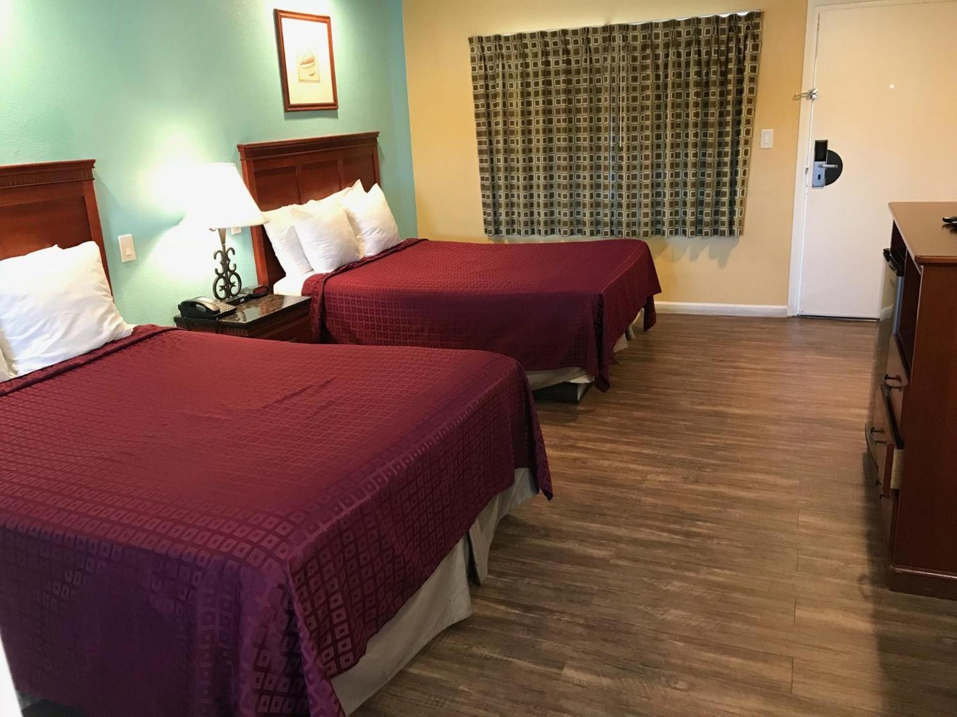 Travelodge by Wyndham San Diego SeaWorld photo 20