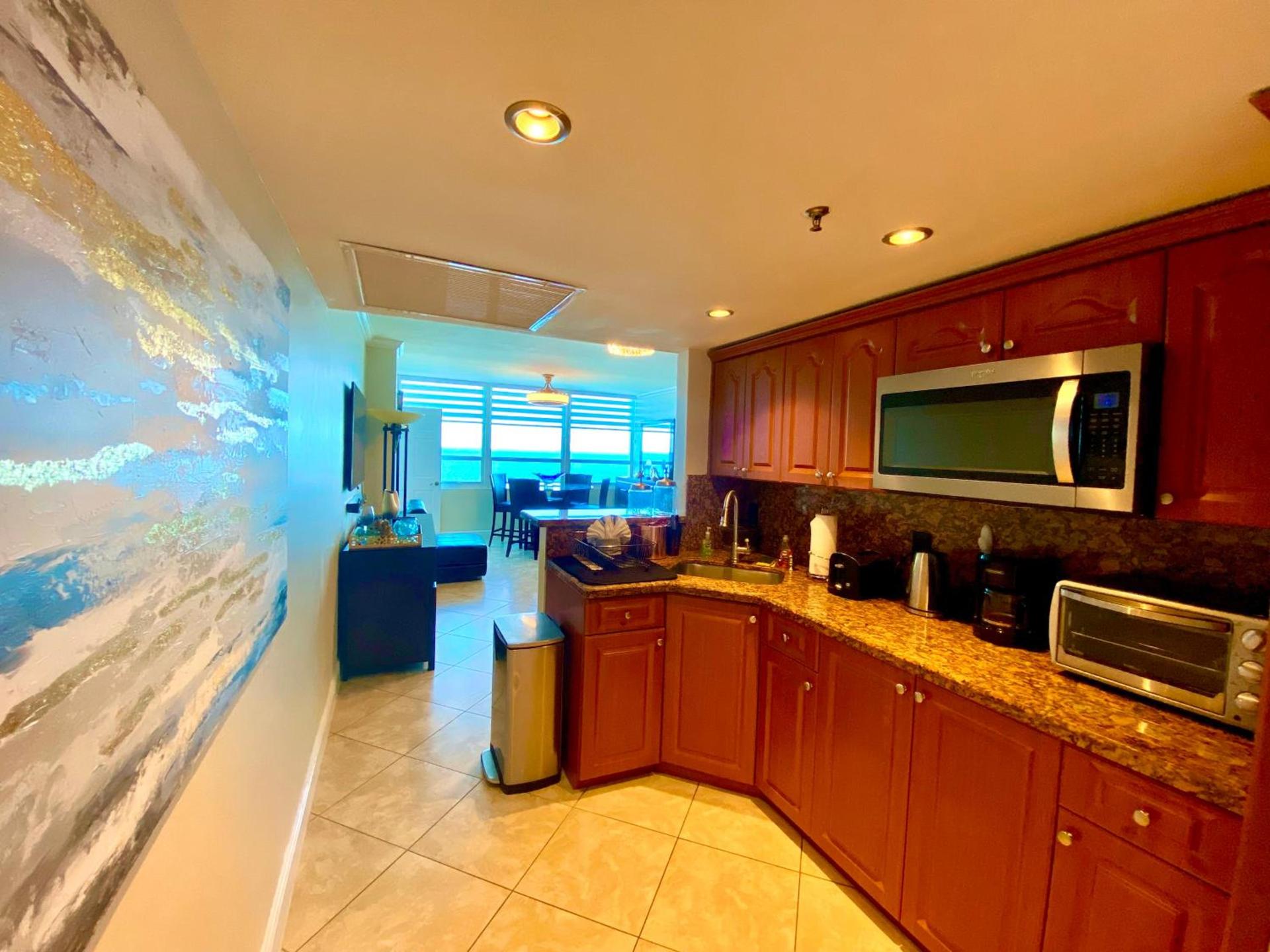 Castle Beach Resort Condo - Panoramic Large Penthouse or Deluxe 1 BR Direct Ocean View and beach access- Updated-Free parking- photo 65