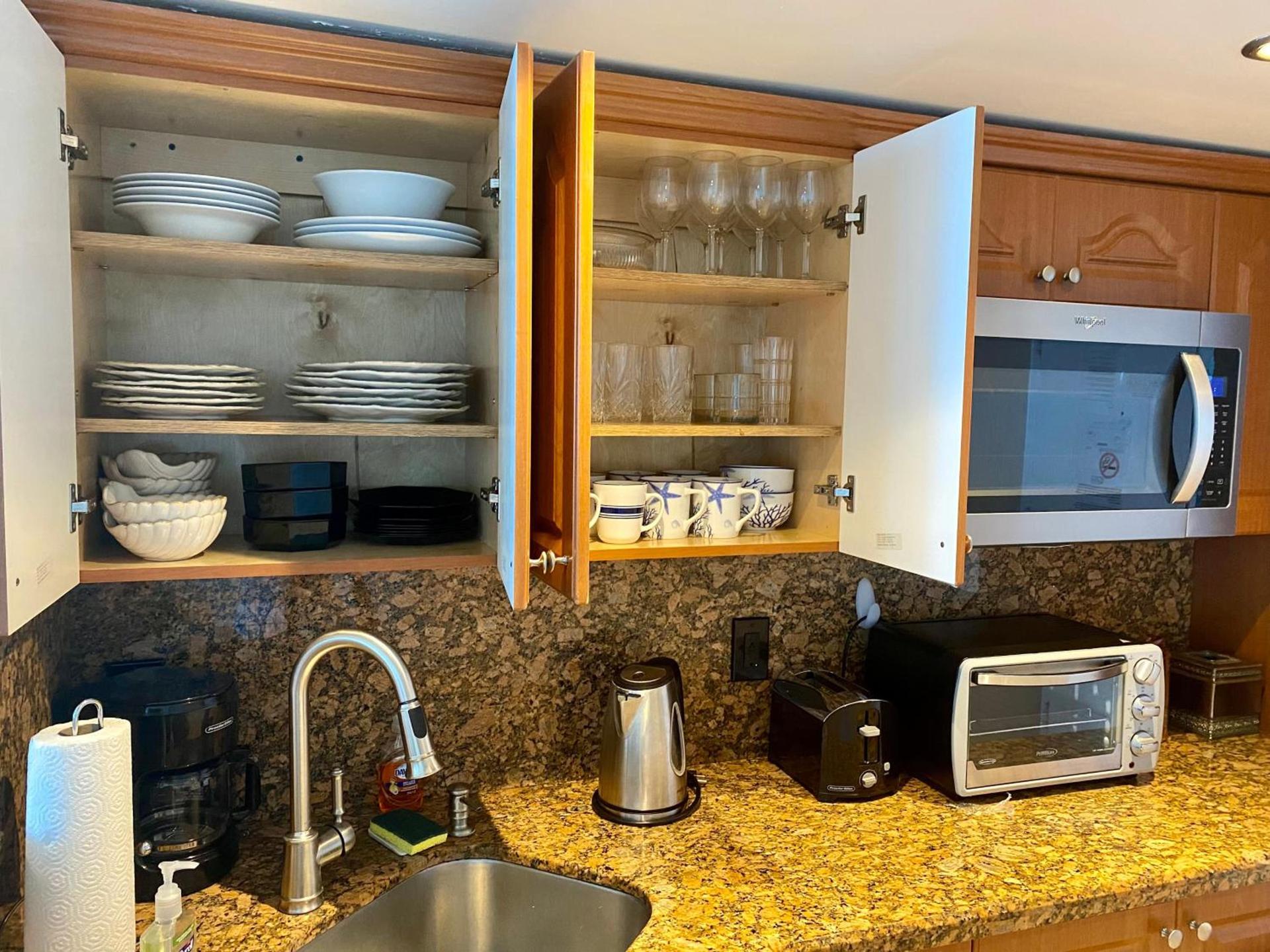 Castle Beach Resort Condo - Panoramic Large Penthouse or Deluxe 1 BR Direct Ocean View and beach access- Updated-Free parking- photo 68