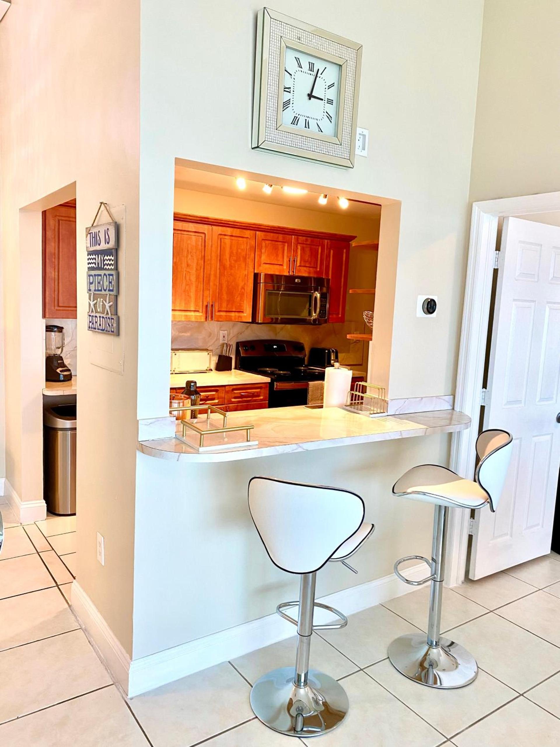 Castle Beach Resort Condo - Panoramic Large Penthouse or Deluxe 1 BR Direct Ocean View and beach access- Updated-Free parking- photo 9